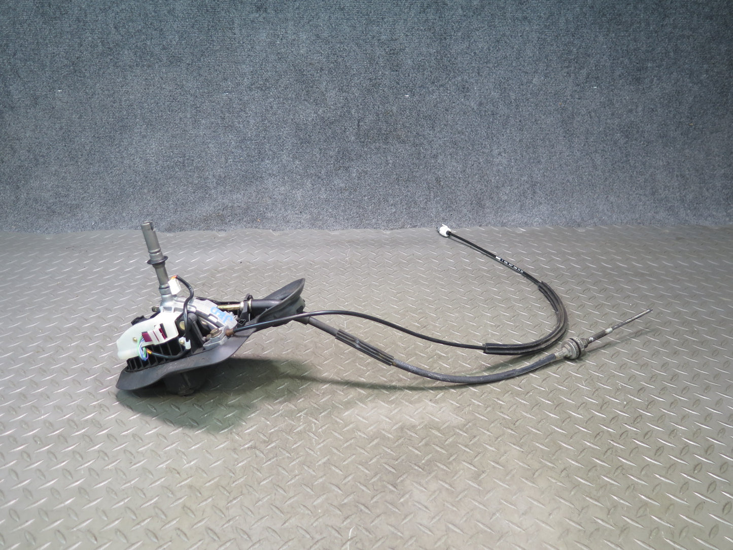 02-06 BMW E46 330ci A/T Automatic Transmission Gear Shifter w Cable OEM