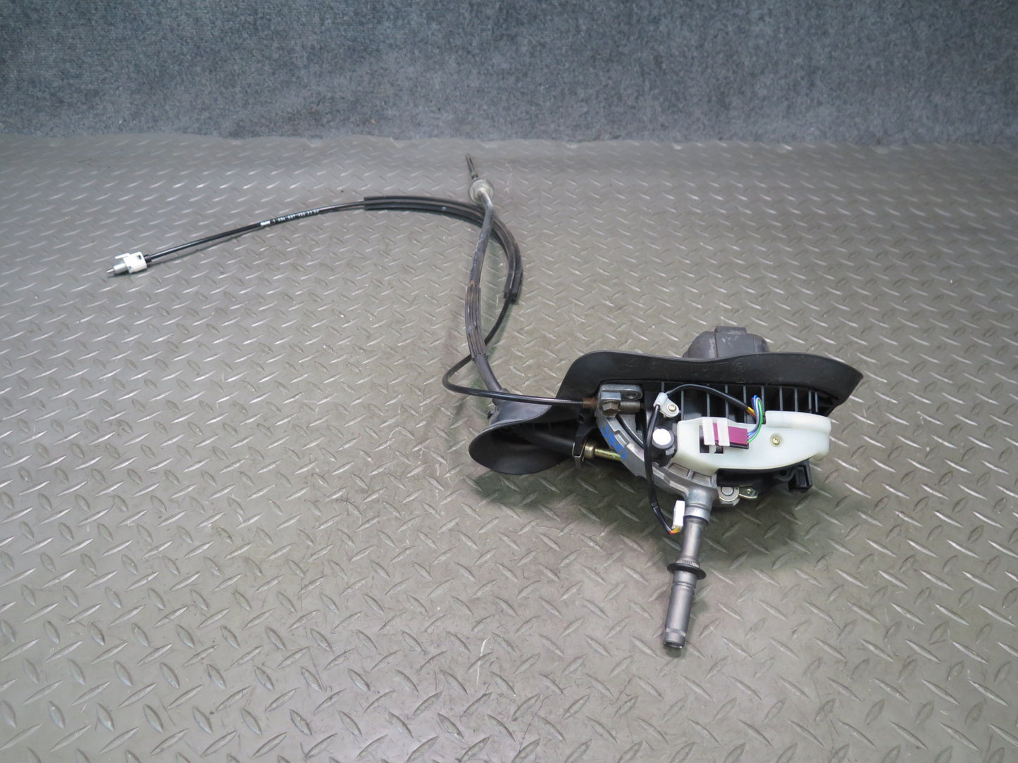 02-06 BMW E46 330ci A/T Automatic Transmission Gear Shifter w Cable OEM
