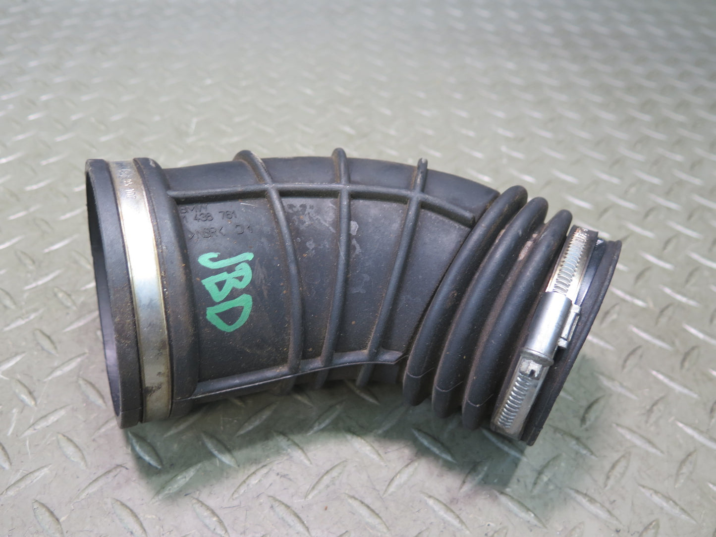 01-06 BMW E46 330Ci M54 3.0L Air Intake Duct Hose Boot Tube 1438761 OEM