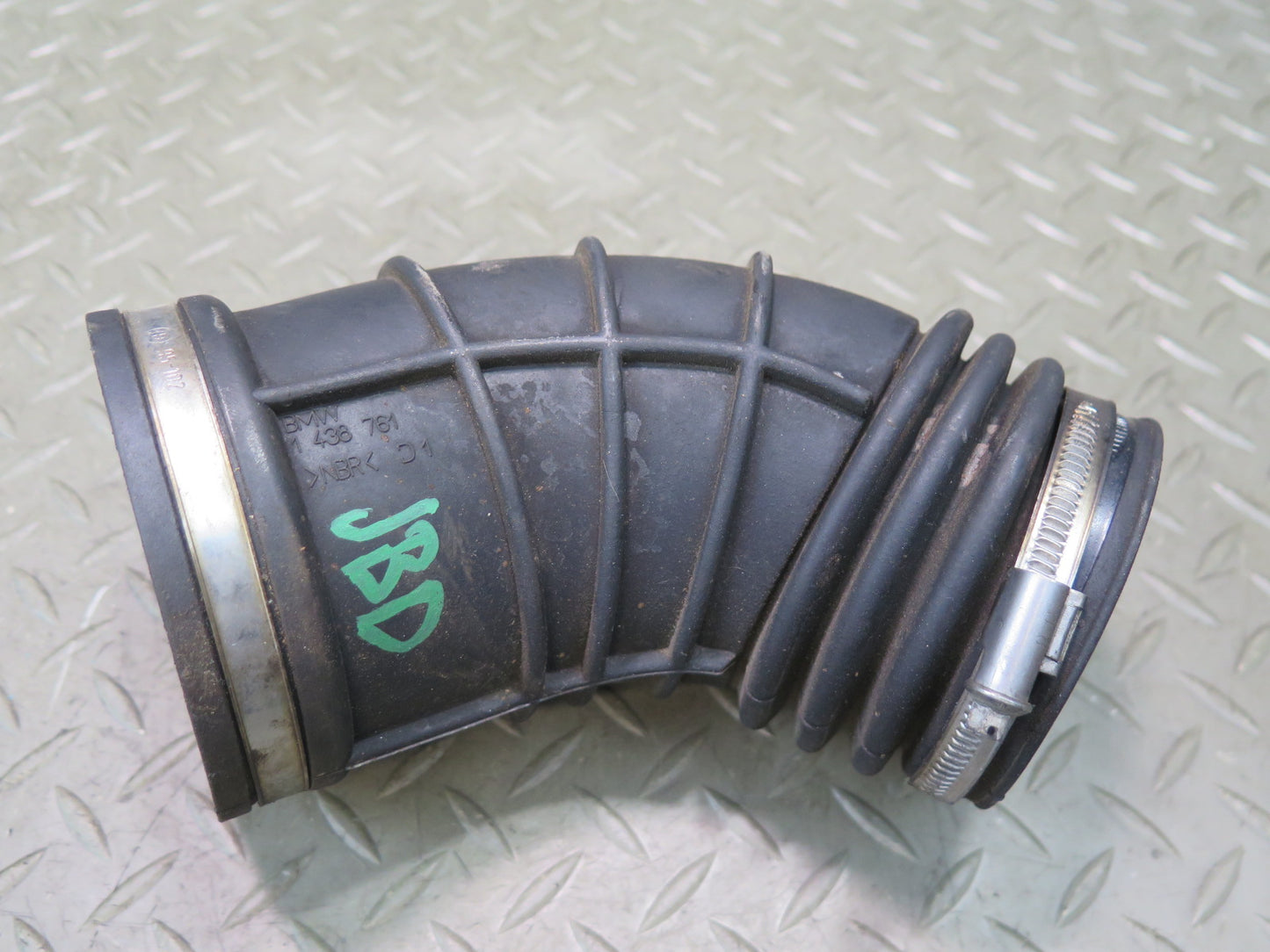01-06 BMW E46 330Ci M54 3.0L Air Intake Duct Hose Boot Tube 1438761 OEM