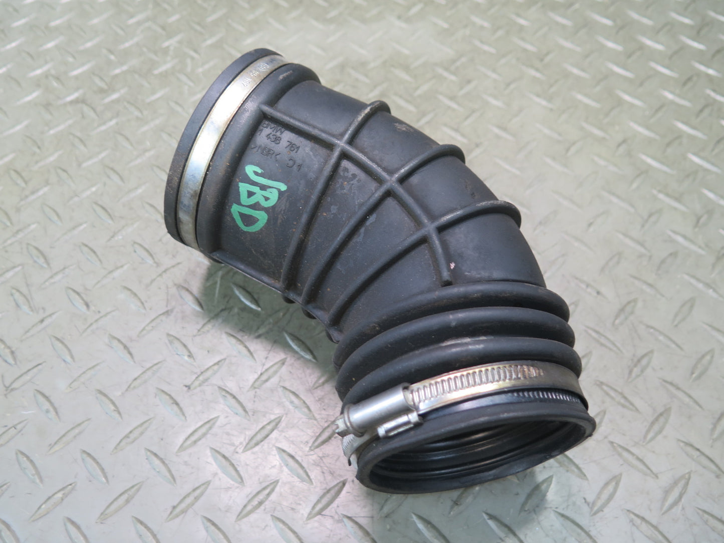 01-06 BMW E46 330Ci M54 3.0L Air Intake Duct Hose Boot Tube 1438761 OEM