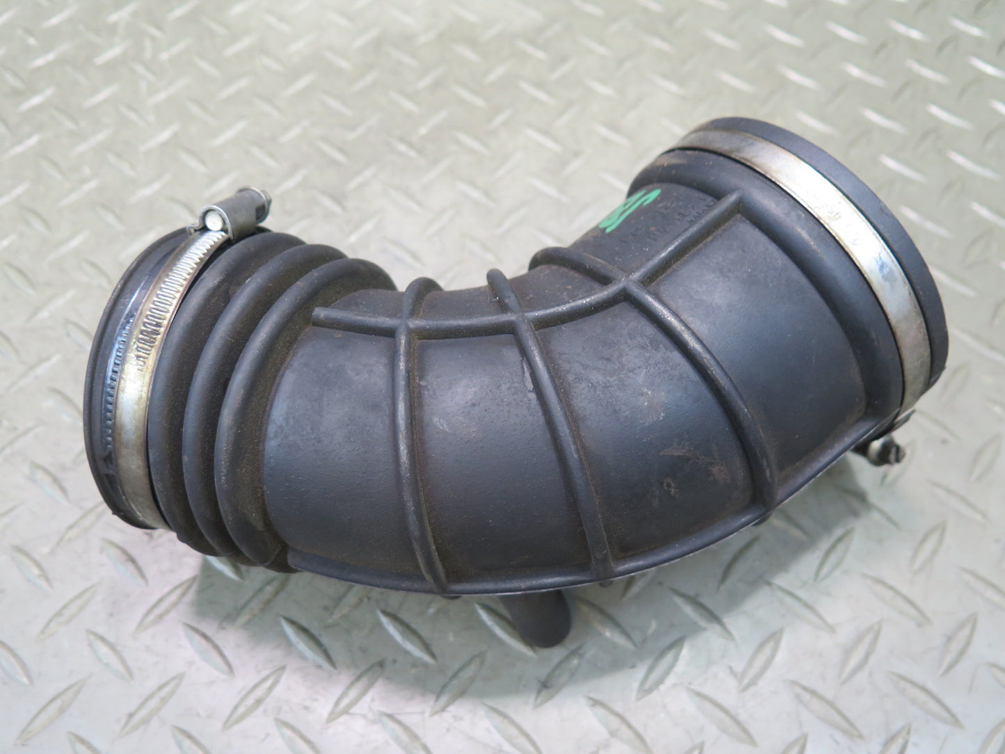01-06 BMW E46 330Ci M54 3.0L Air Intake Duct Hose Boot Tube 1438761 OEM