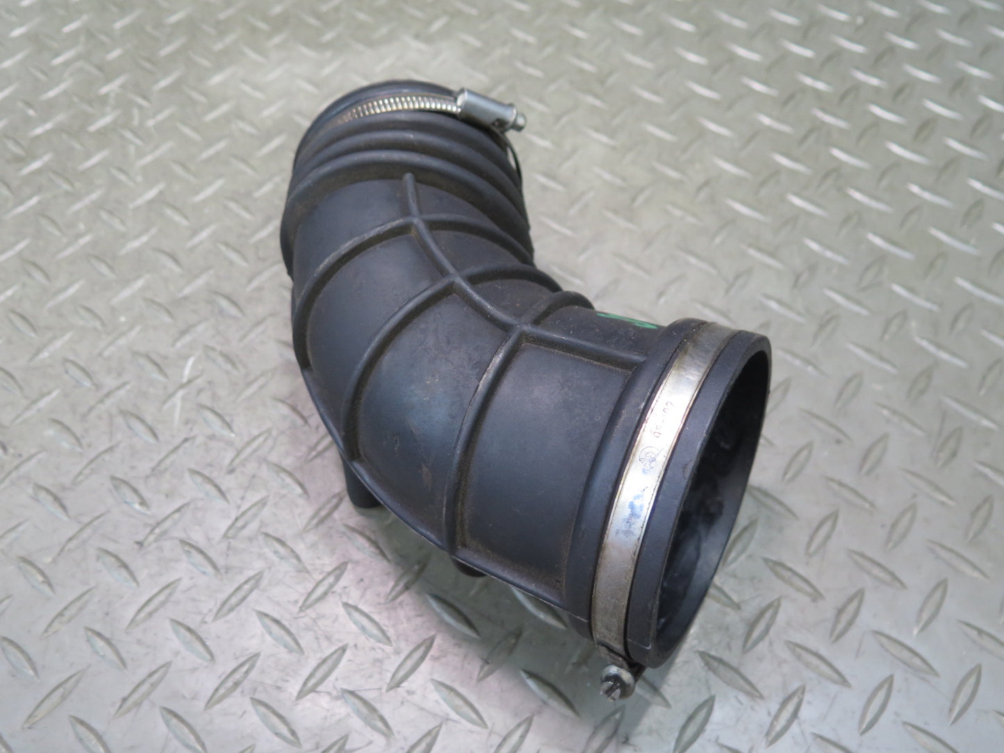 01-06 BMW E46 330Ci M54 3.0L Air Intake Duct Hose Boot Tube 1438761 OEM