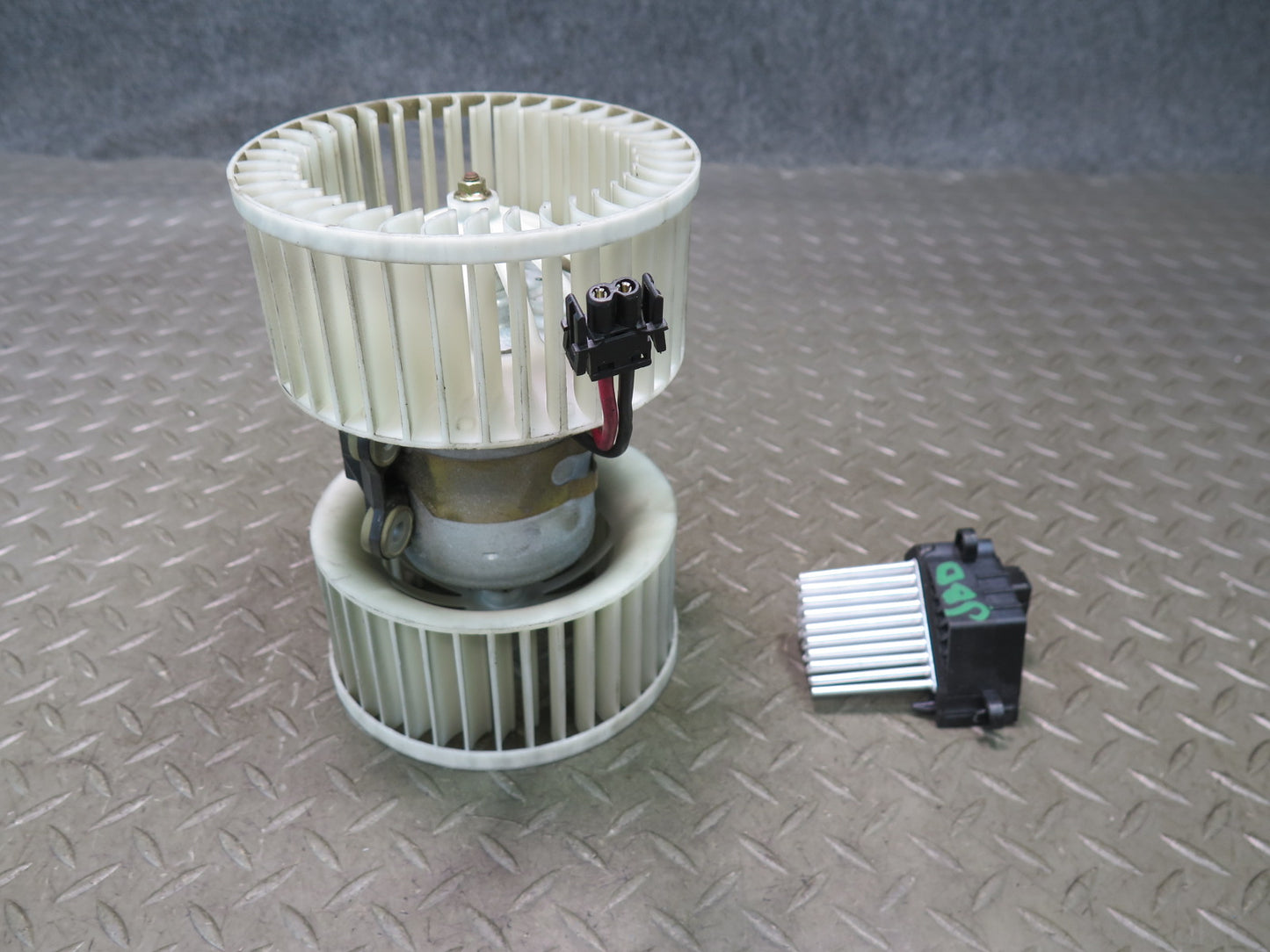 01-06 BMW E46 330CI A/C Heater Blower Motor Fan w Resistor OEM
