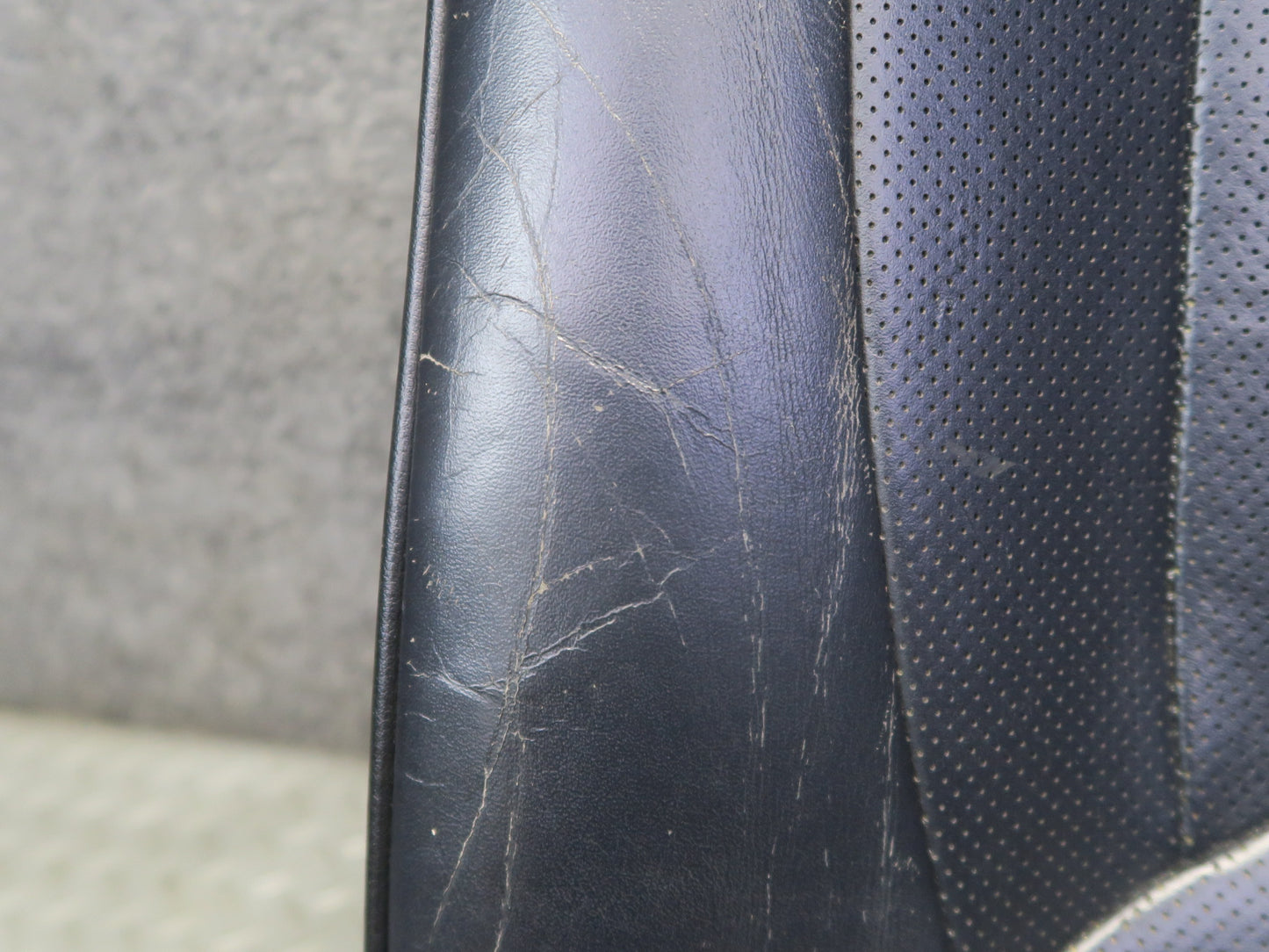 04-06 Lexus UCF30L LS430 Front Right Seat Lower Leather Cushion Black OEM