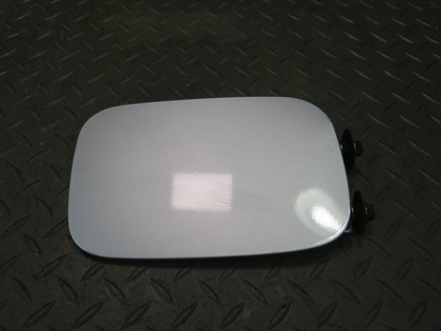 01-06 BMW E46 330ci Convertible Fuel Tank Filler Door Lid Cover Titan Silver OEM