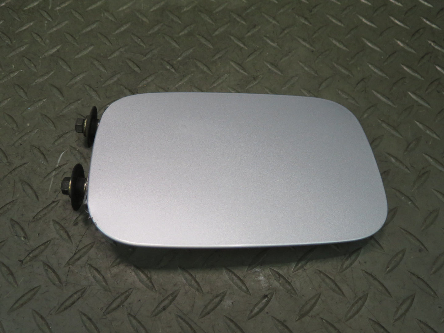 01-06 BMW E46 330ci Convertible Fuel Tank Filler Door Lid Cover Titan Silver OEM