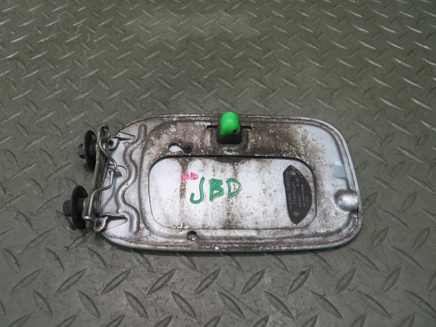 01-06 BMW E46 330ci Convertible Fuel Tank Filler Door Lid Cover Titan Silver OEM