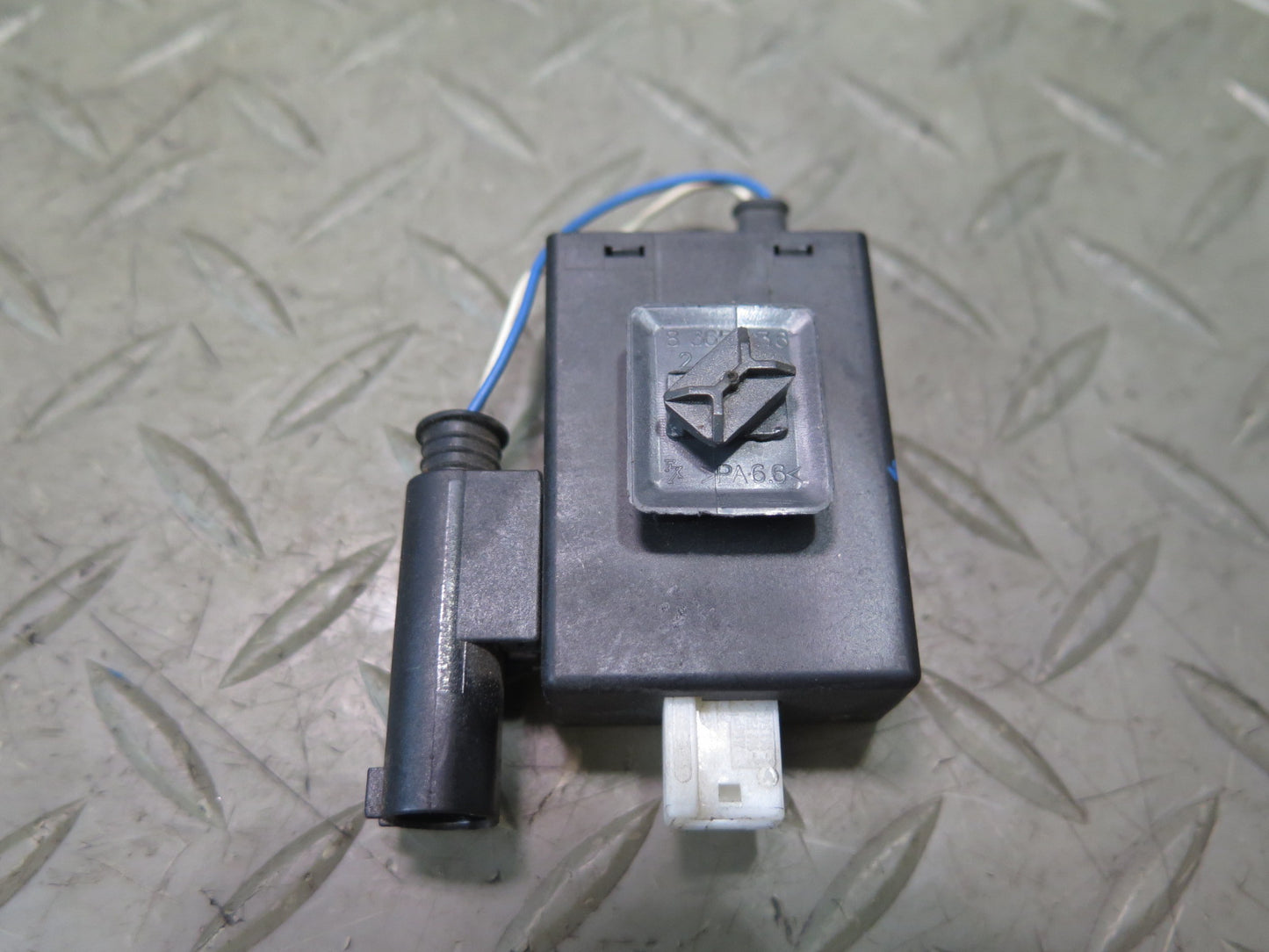 01-06 BMW E46 330ci Seat Occupancy Sensor 8367242 OEM