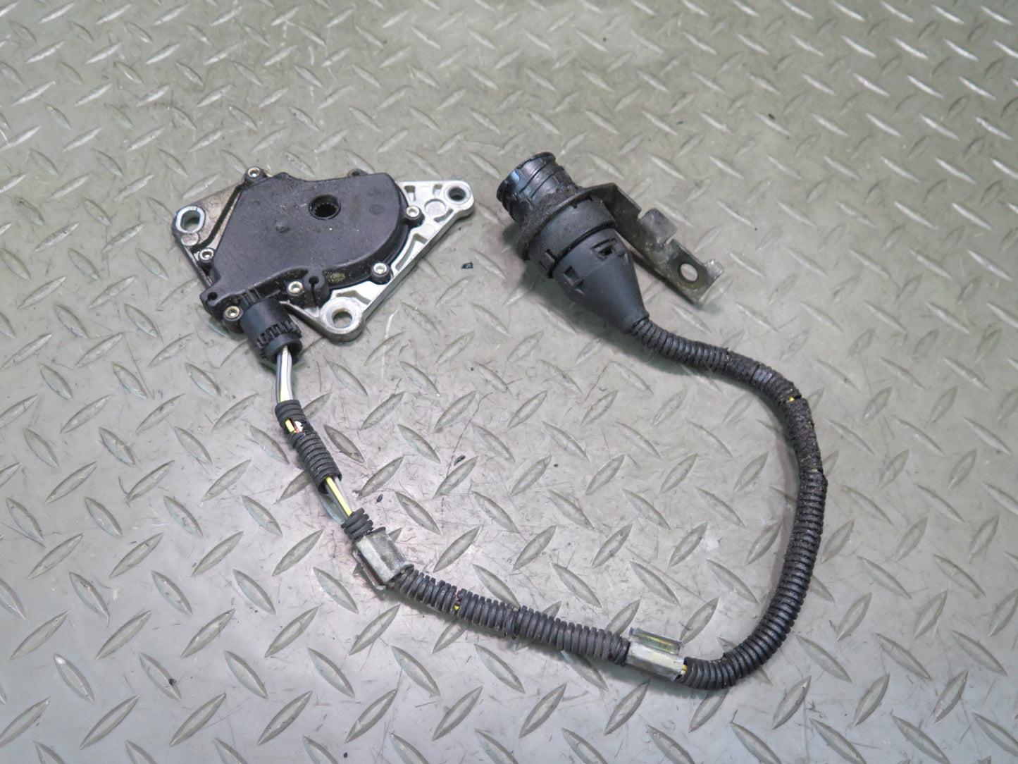 01-03 BMW E46 330ci Automatic Transmission Neutral Safety Switch OEM