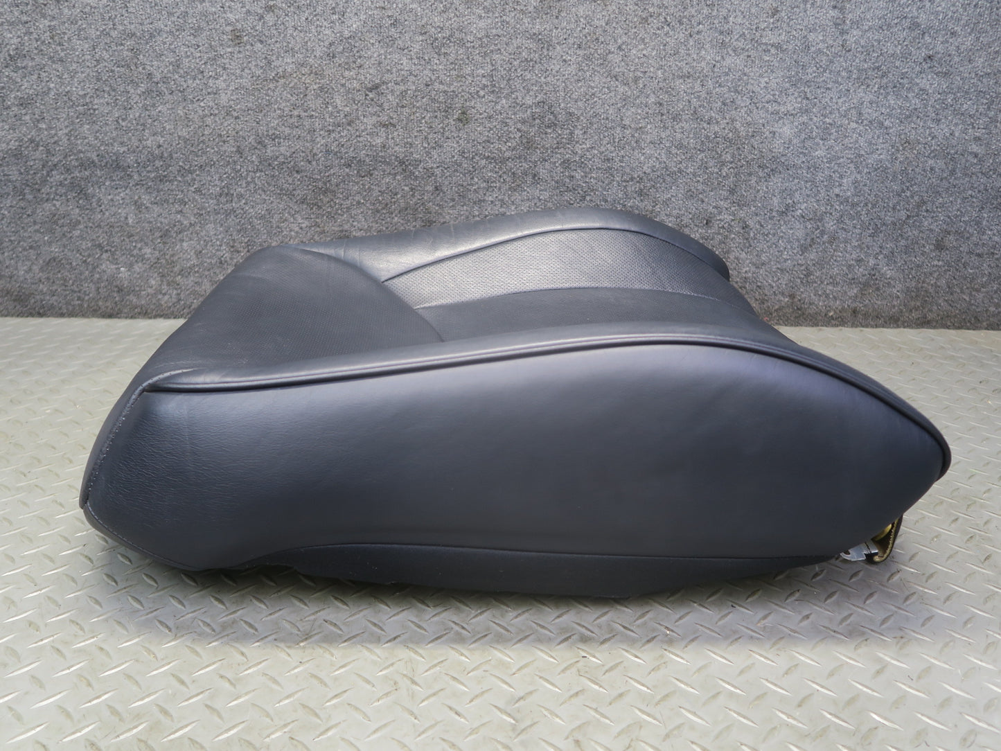 04-06 Lexus UCF30L LS430 Front Right Seat Upper Backrest Leather Cushion OEM