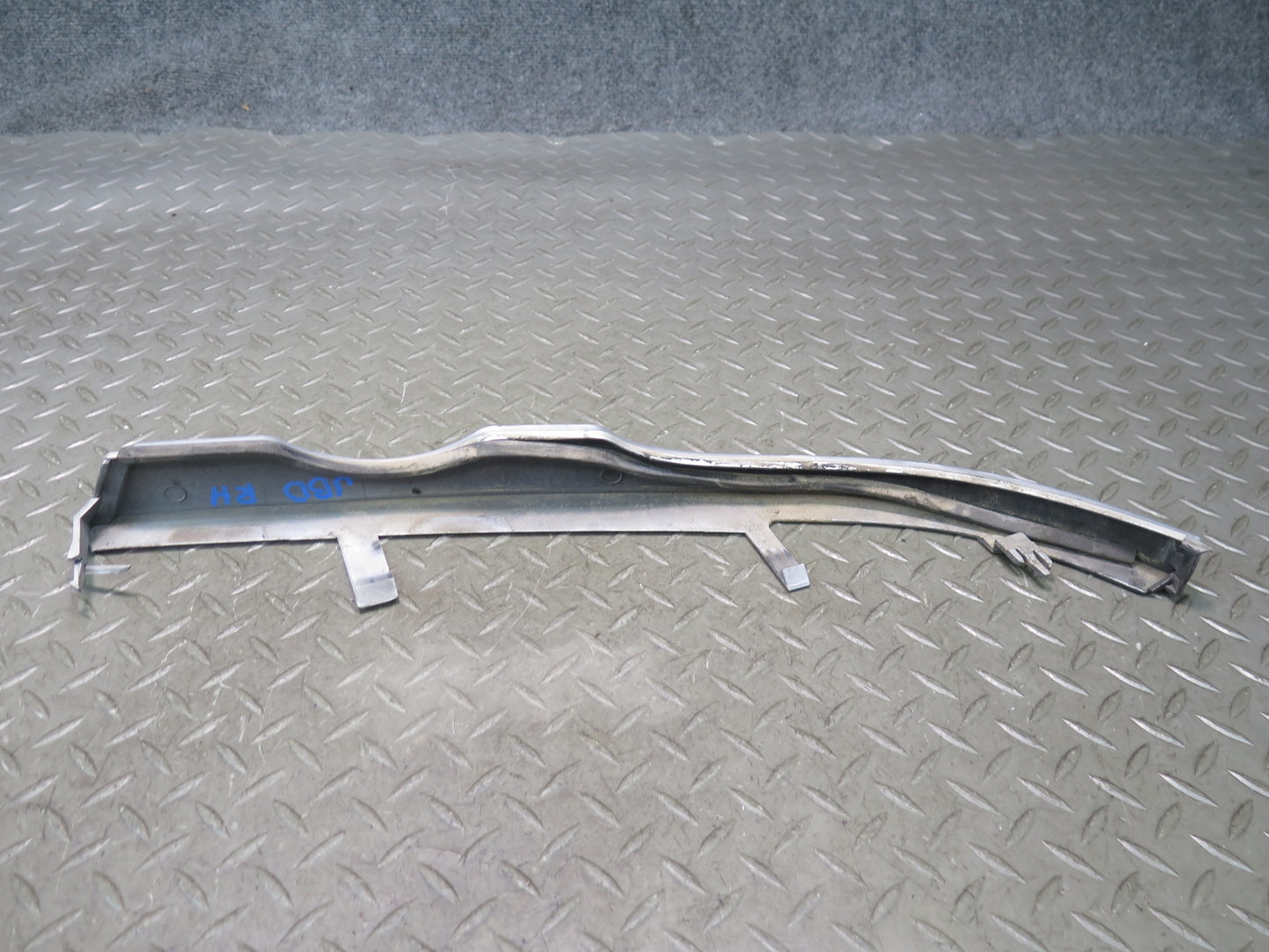 01-03 BMW E46 330ci 2DOOR Front Right & Left Headlight Lower Trim Molding OEM