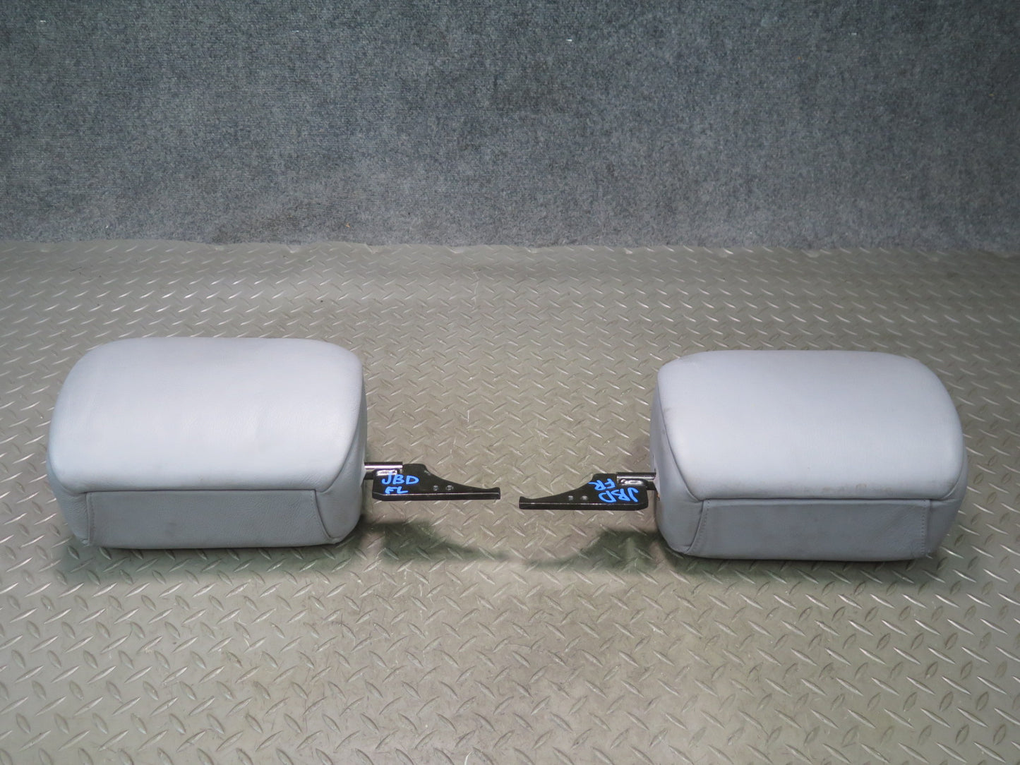 01-06 BMW E46 330ci Convertible Set of 2 Front Leather Seat Headrest Gray OEM