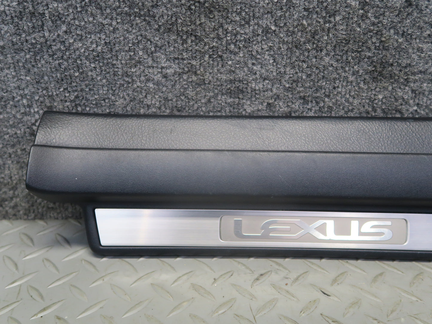 01-06 Lexus UCF30L LS430 Set of 2 Front Door Scuff Sill Plate Trim Panel OEM