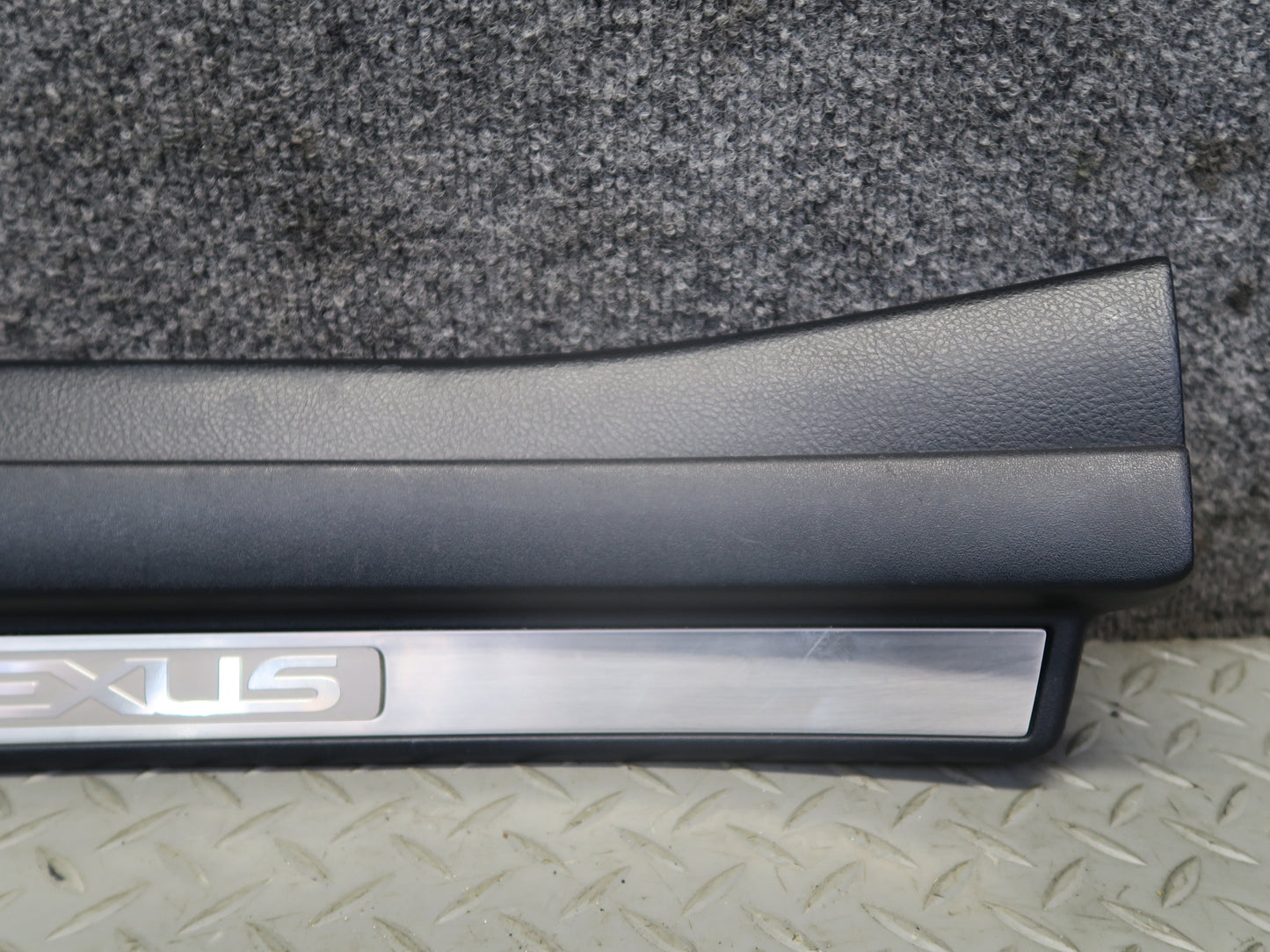 01-06 Lexus UCF30L LS430 Set of 2 Front Door Scuff Sill Plate Trim Panel OEM