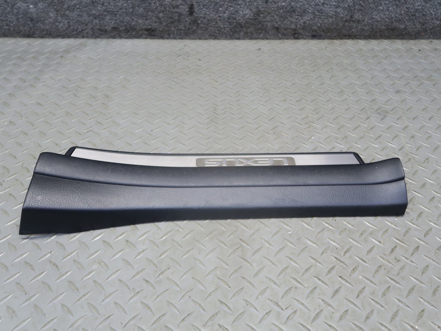 01-06 Lexus UCF30L LS430 Set of 2 Front Door Scuff Sill Plate Trim Panel OEM