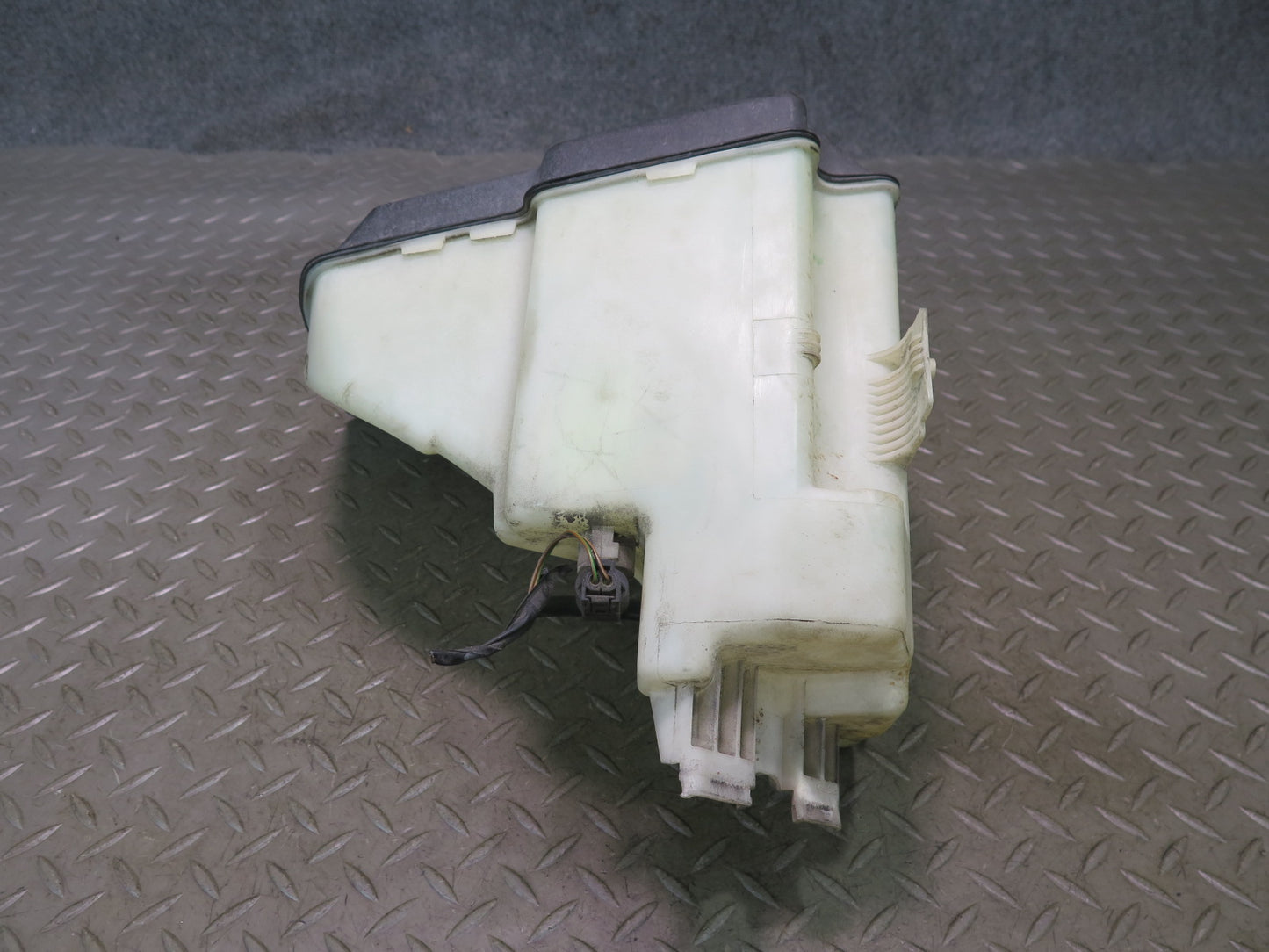 01-06 BMW E46 330CI Windshield Washer Fluid Reservoir Tank w Pump 7007970 OEM