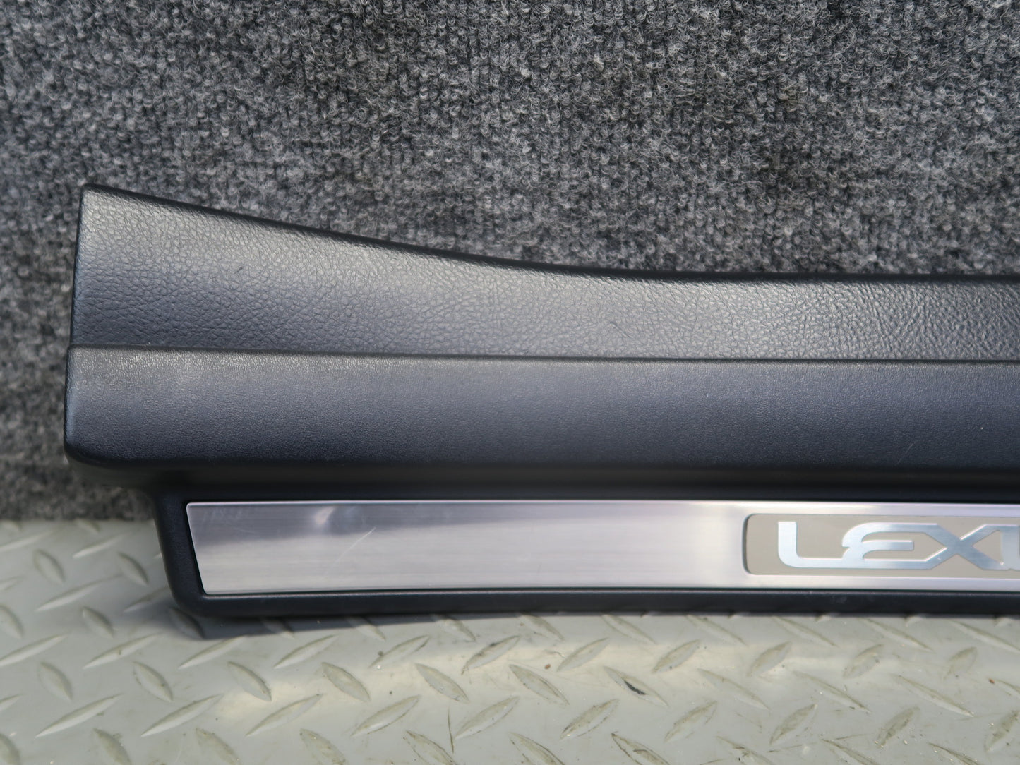 01-06 Lexus UCF30L LS430 Set of 2 Front Door Scuff Sill Plate Trim Panel OEM