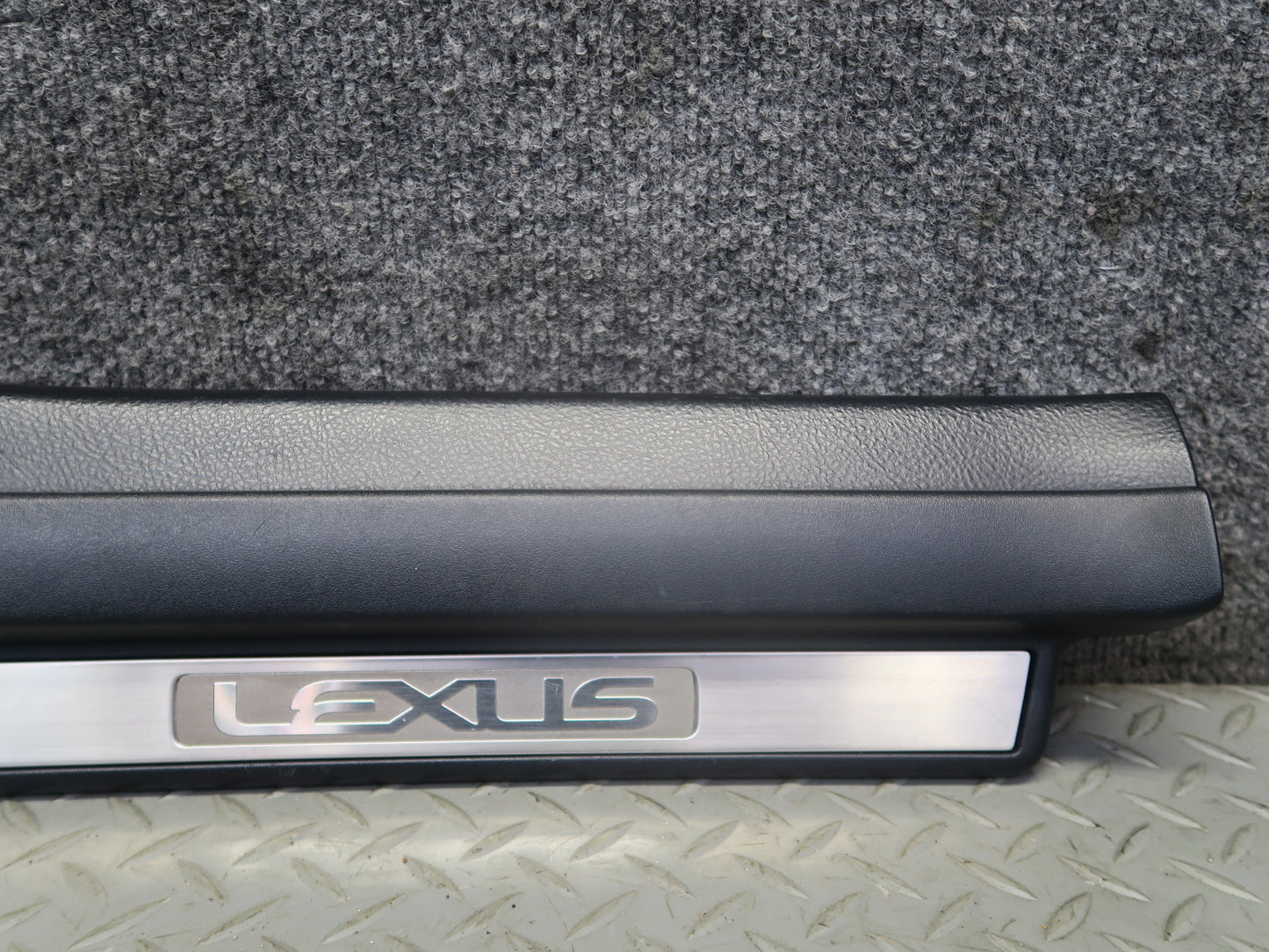 01-06 Lexus UCF30L LS430 Set of 2 Front Door Scuff Sill Plate Trim Panel OEM