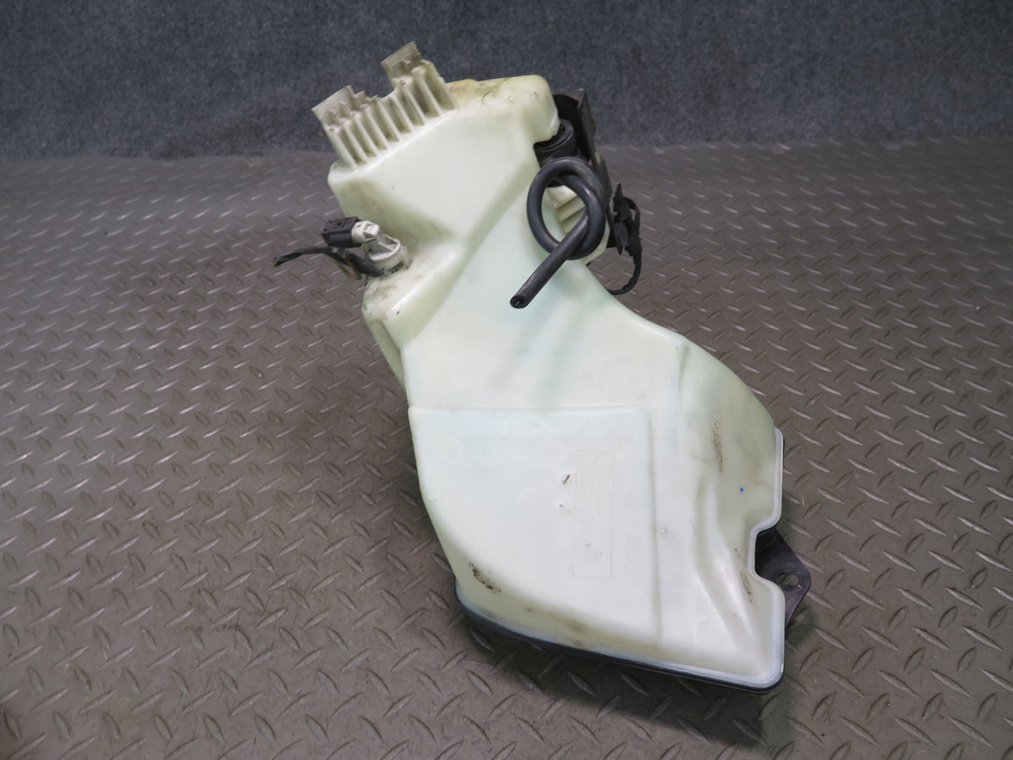 01-06 BMW E46 330CI Windshield Washer Fluid Reservoir Tank w Pump 7007970 OEM