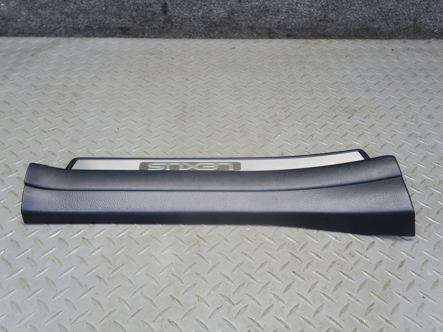 01-06 Lexus UCF30L LS430 Set of 2 Front Door Scuff Sill Plate Trim Panel OEM