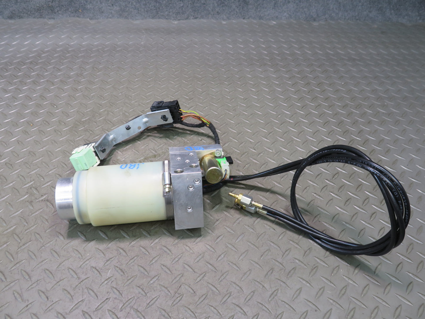 01-06 BMW E46 330ci Convert TOP Roof Hydraulic Pump Motor w Sound Insulation OEM