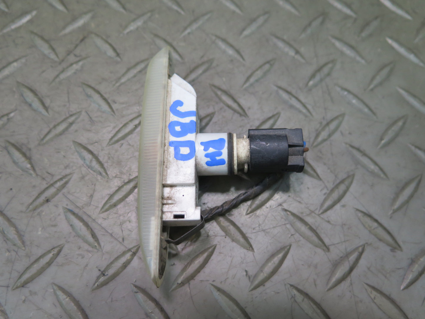 01-03 BMW E46 330CI Set of 2 Front Fender Turn Signal Marker Light Lamp OEM
