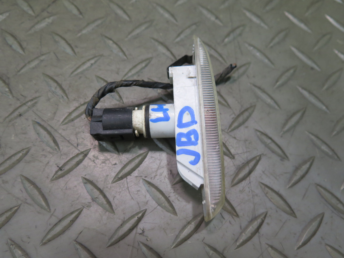 01-03 BMW E46 330CI Set of 2 Front Fender Turn Signal Marker Light Lamp OEM