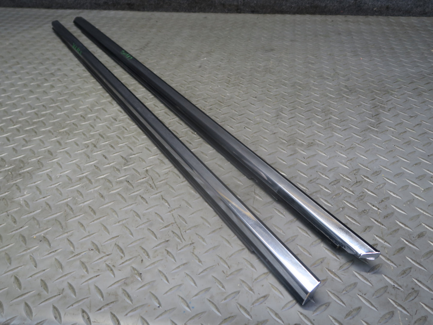 01-06 Lexus UCF30L LS430 Front Left & Right  Door Weatherstrip Molding Set OEM