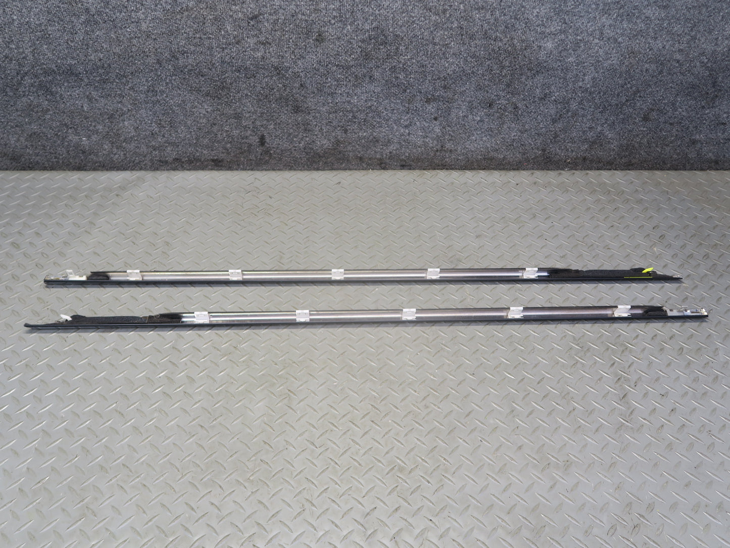 01-06 Lexus UCF30L LS430 Front Left & Right  Door Weatherstrip Molding Set OEM