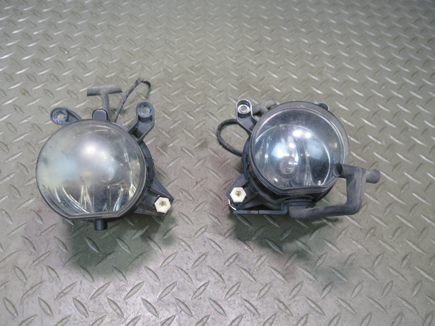 01-03 BMW E46 330ci Coupe Convertible Front Left & Right Fog Light Lamp Set OEM