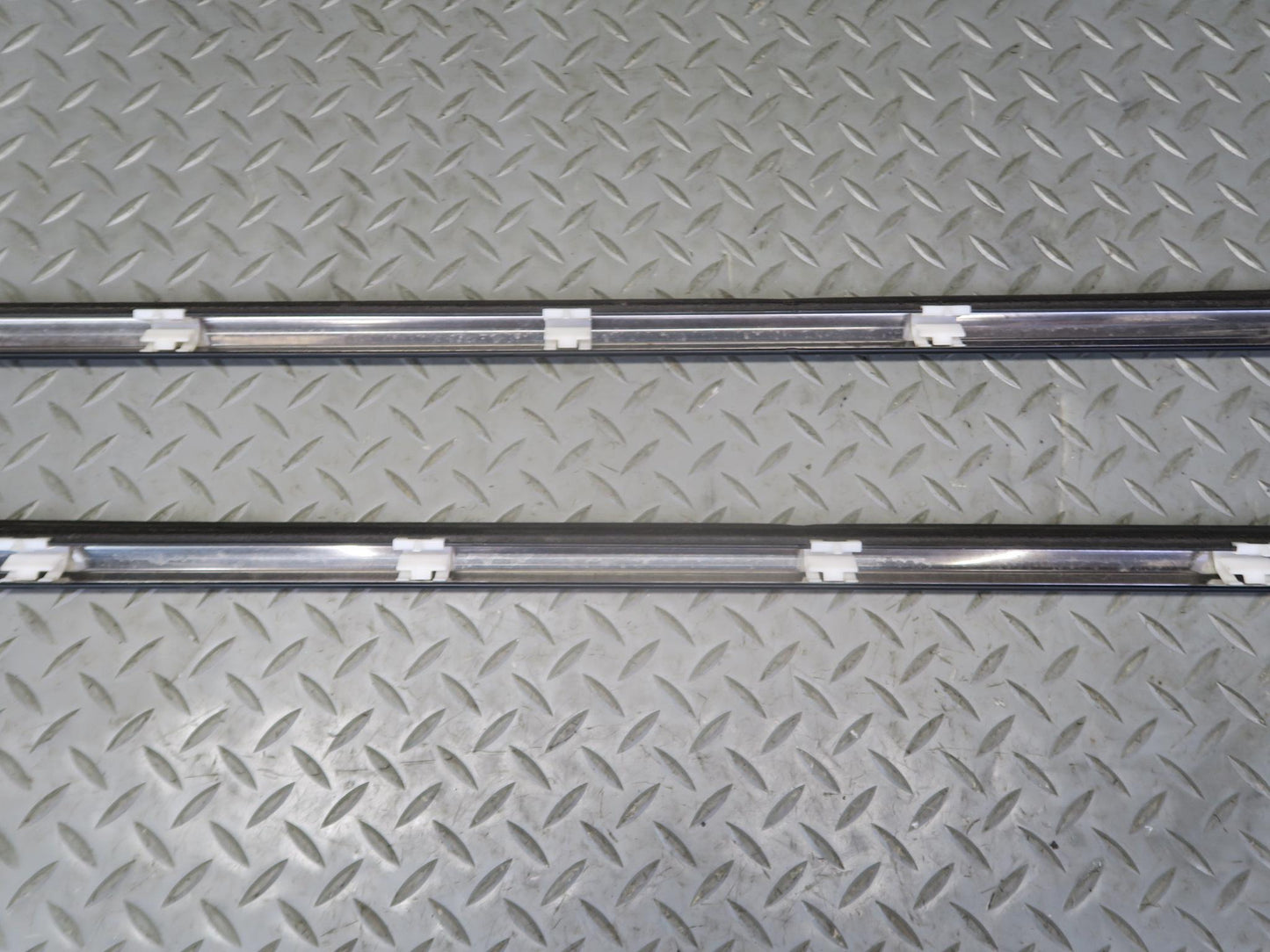 01-06 Lexus UCF30L LS430 Front Left & Right  Door Weatherstrip Molding Set OEM