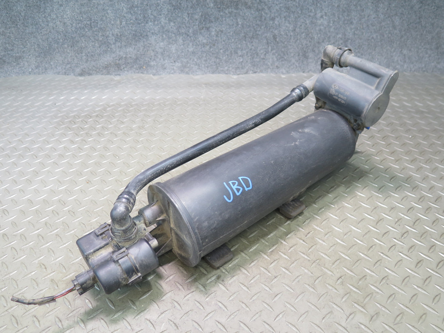 01-03 BMW E46 330ci M54 Fuel Evap Vapor Charcoal Canister w Leak Pump Assy OEM