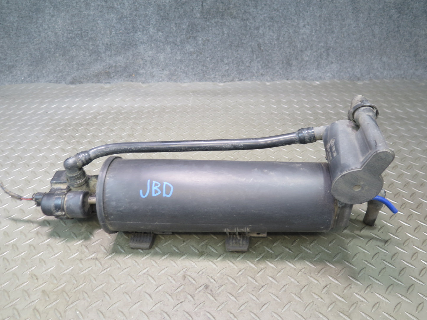 01-03 BMW E46 330ci M54 Fuel Evap Vapor Charcoal Canister w Leak Pump Assy OEM