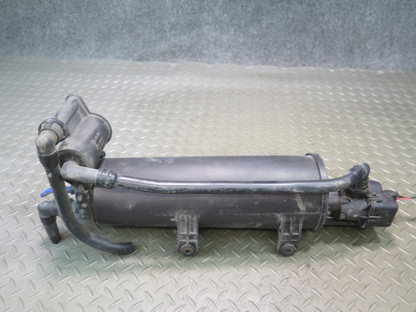 01-03 BMW E46 330ci M54 Fuel Evap Vapor Charcoal Canister w Leak Pump Assy OEM