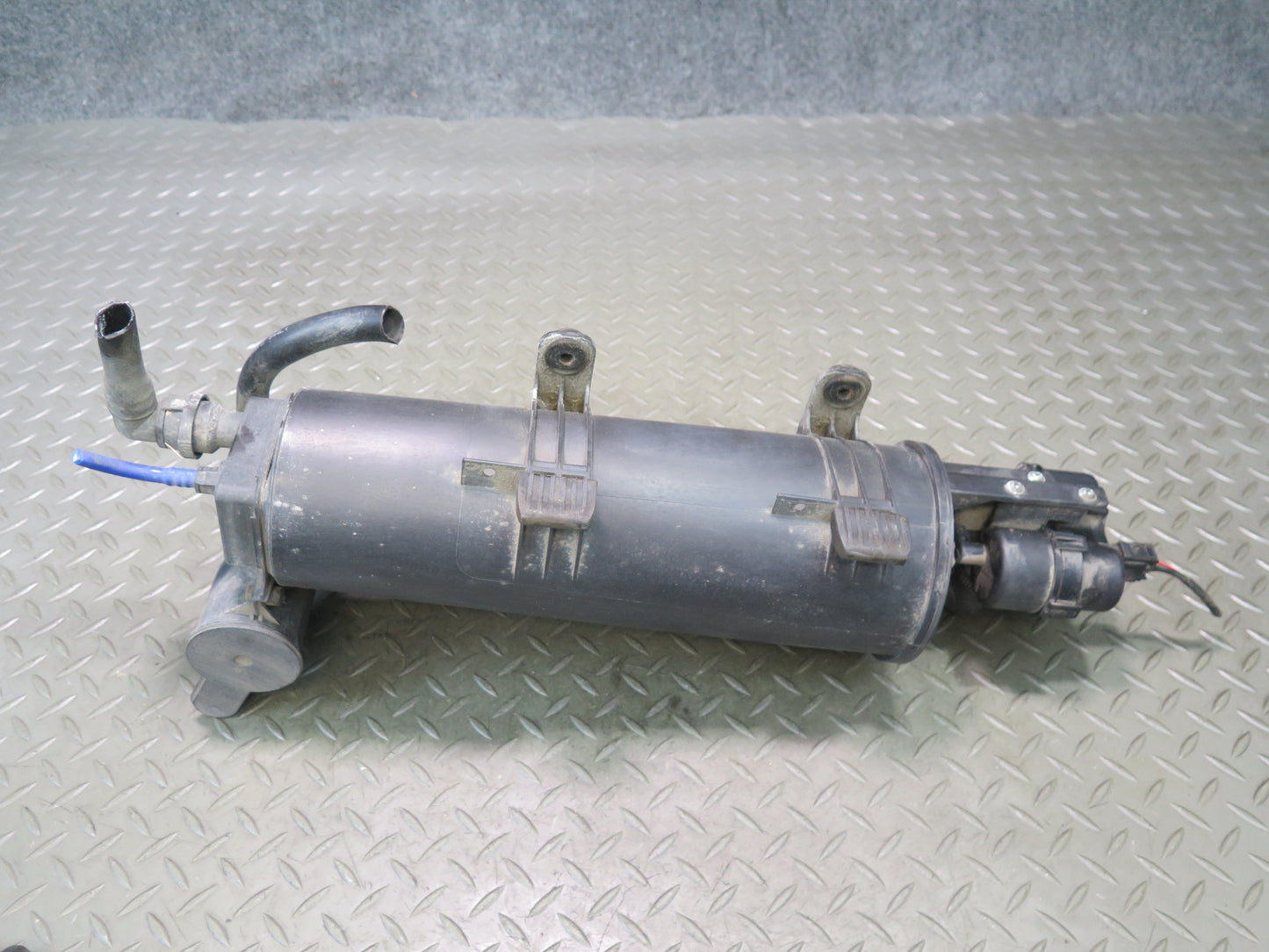 01-03 BMW E46 330ci M54 Fuel Evap Vapor Charcoal Canister w Leak Pump Assy OEM
