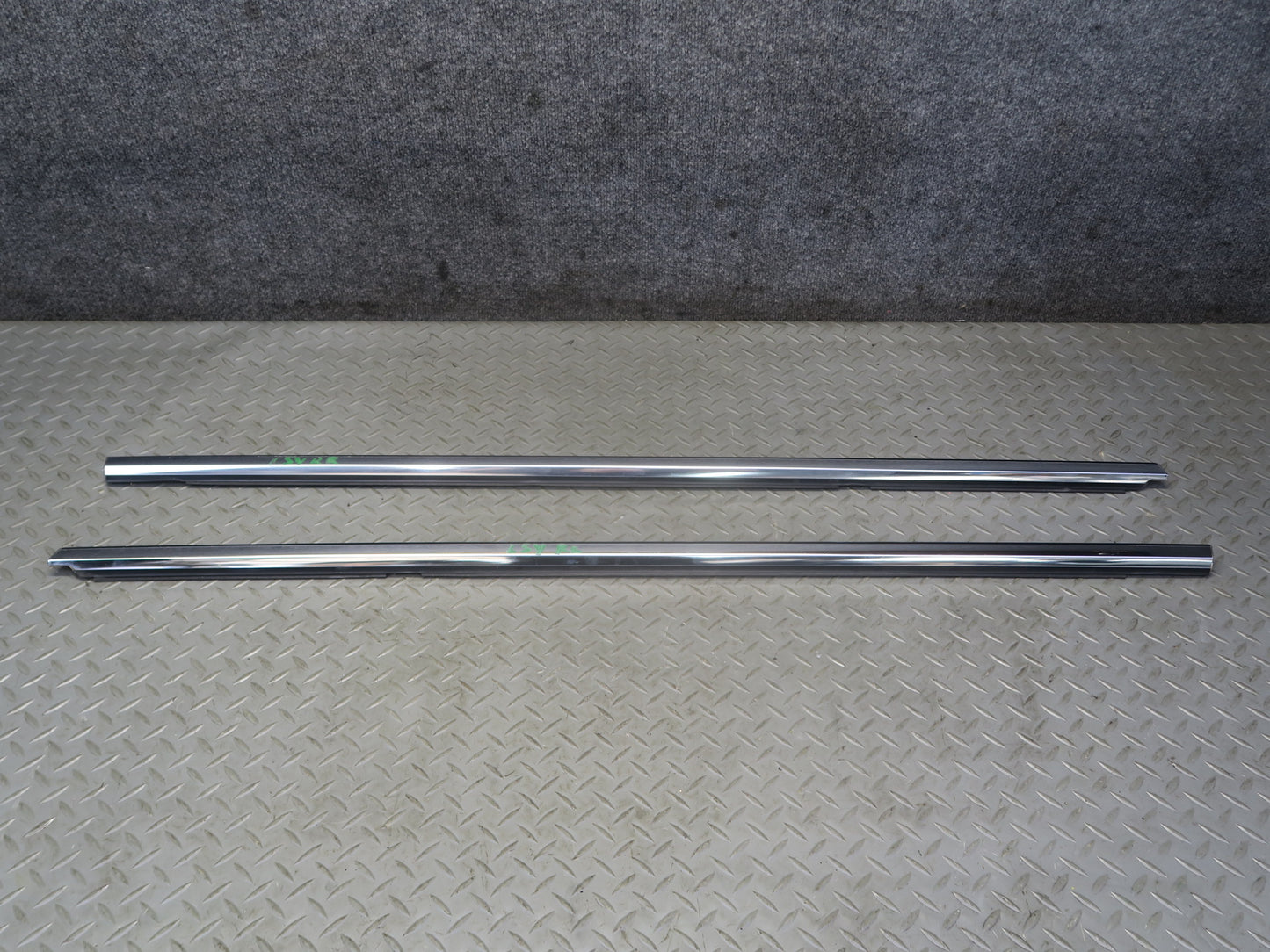 01-06 Lexus UCF30L LS430 Rear Left & Right Door Weatherstrip Molding Set OEM