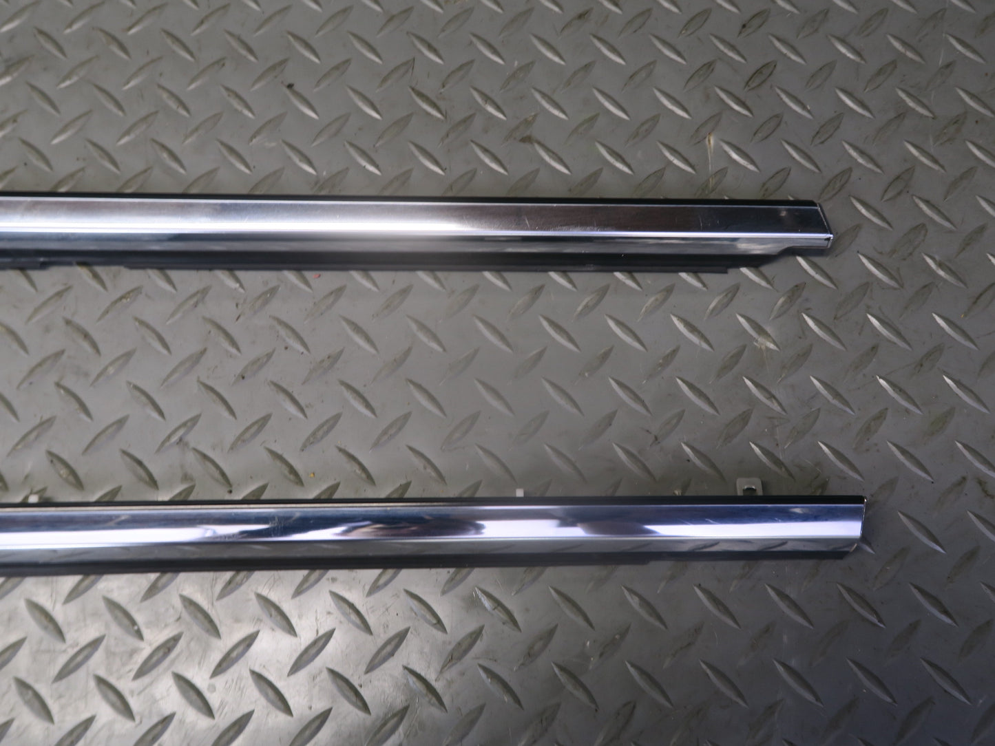 01-06 Lexus UCF30L LS430 Rear Left & Right Door Weatherstrip Molding Set OEM