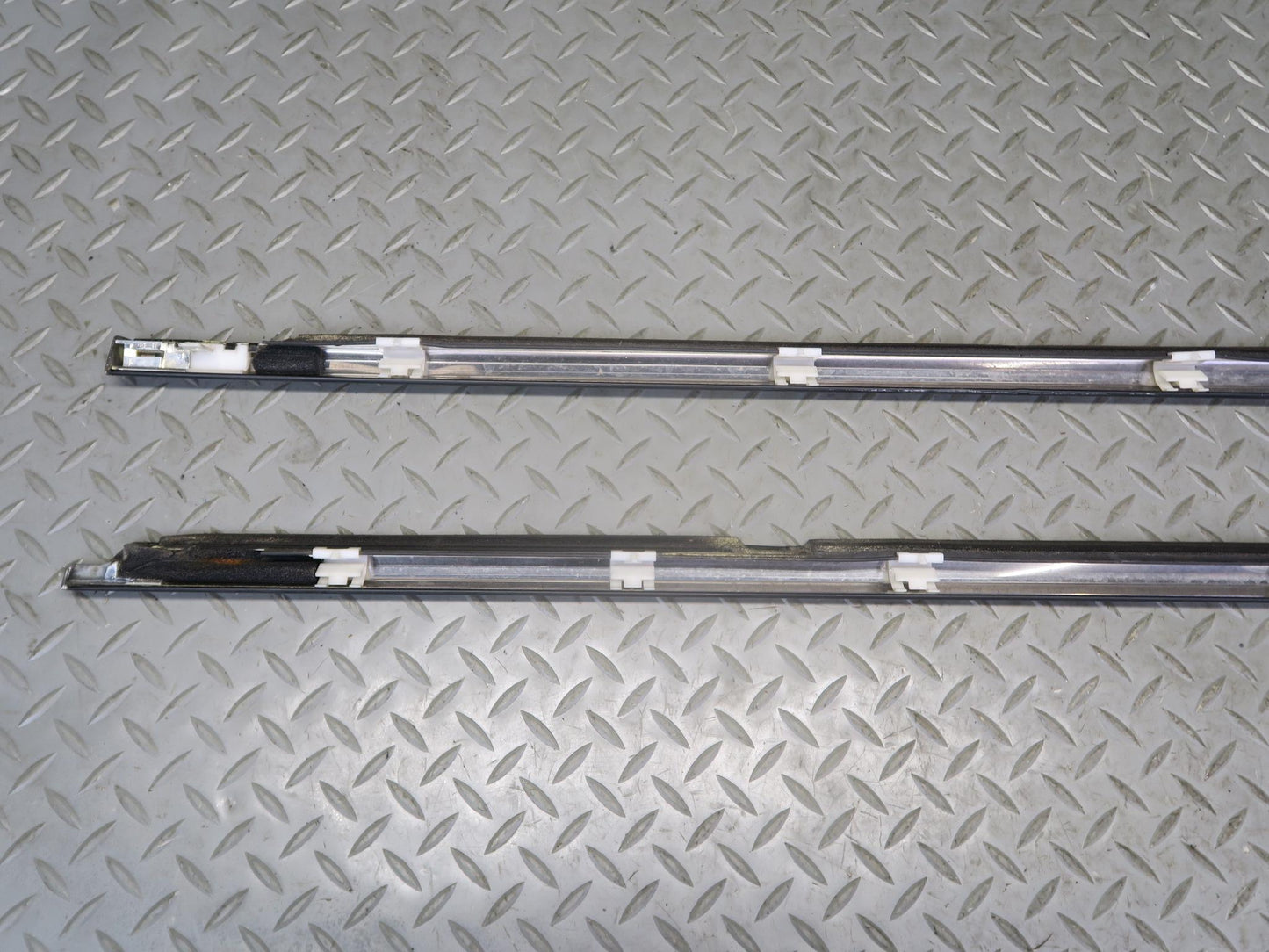 01-06 Lexus UCF30L LS430 Rear Left & Right Door Weatherstrip Molding Set OEM