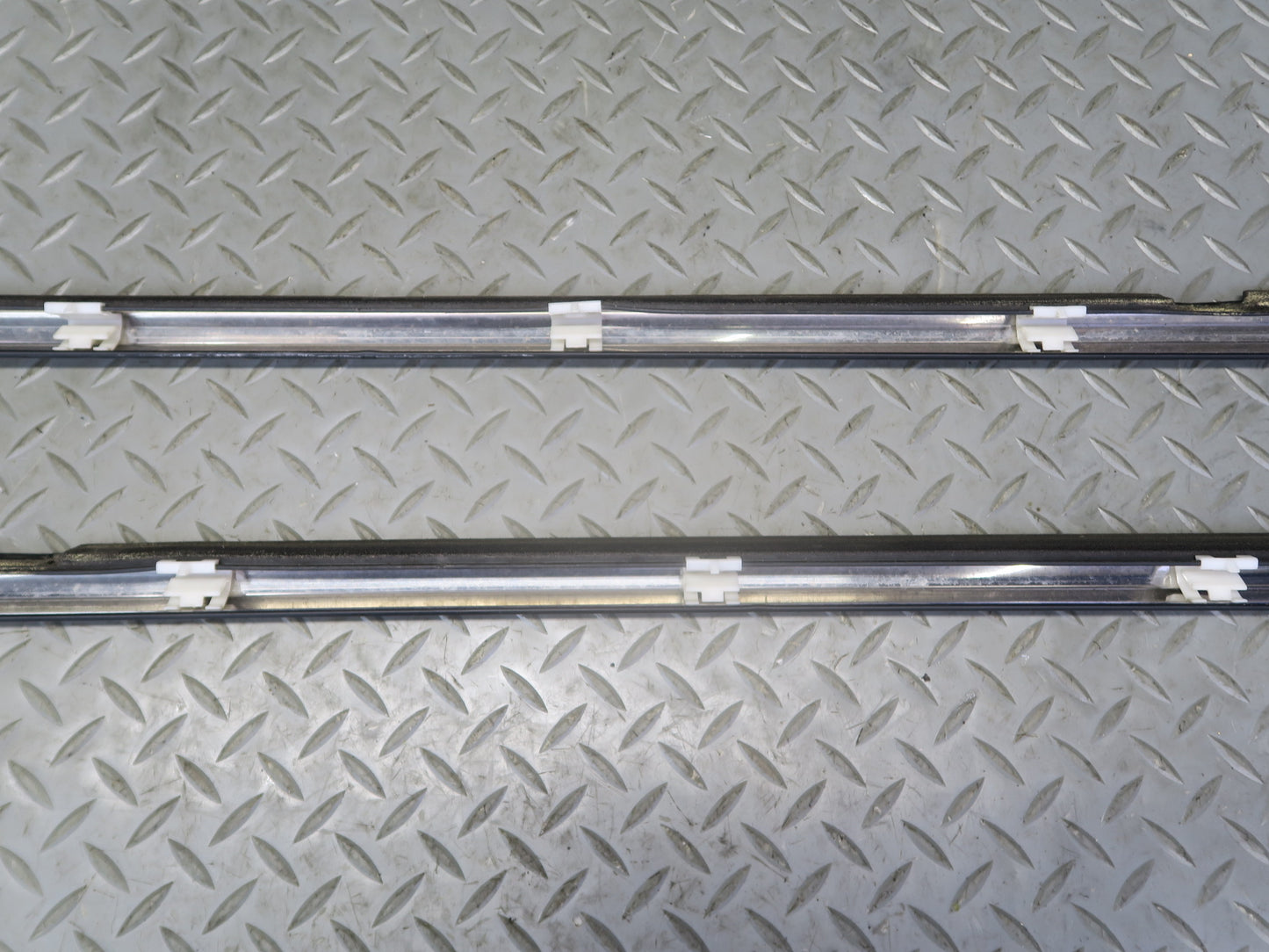 01-06 Lexus UCF30L LS430 Rear Left & Right Door Weatherstrip Molding Set OEM