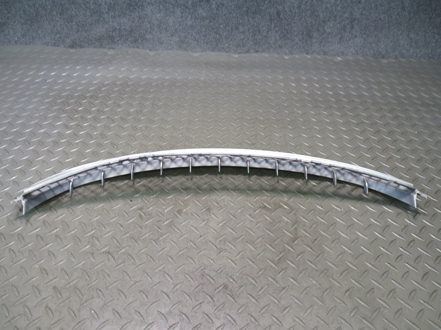 01-03 BMW E46 330Ci Coupe Convert Front Bumper Lower Center Grille 8204363 OEM