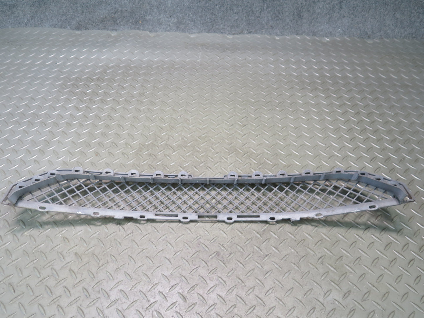 01-03 BMW E46 330Ci Coupe Convert Front Bumper Lower Center Grille 8204363 OEM