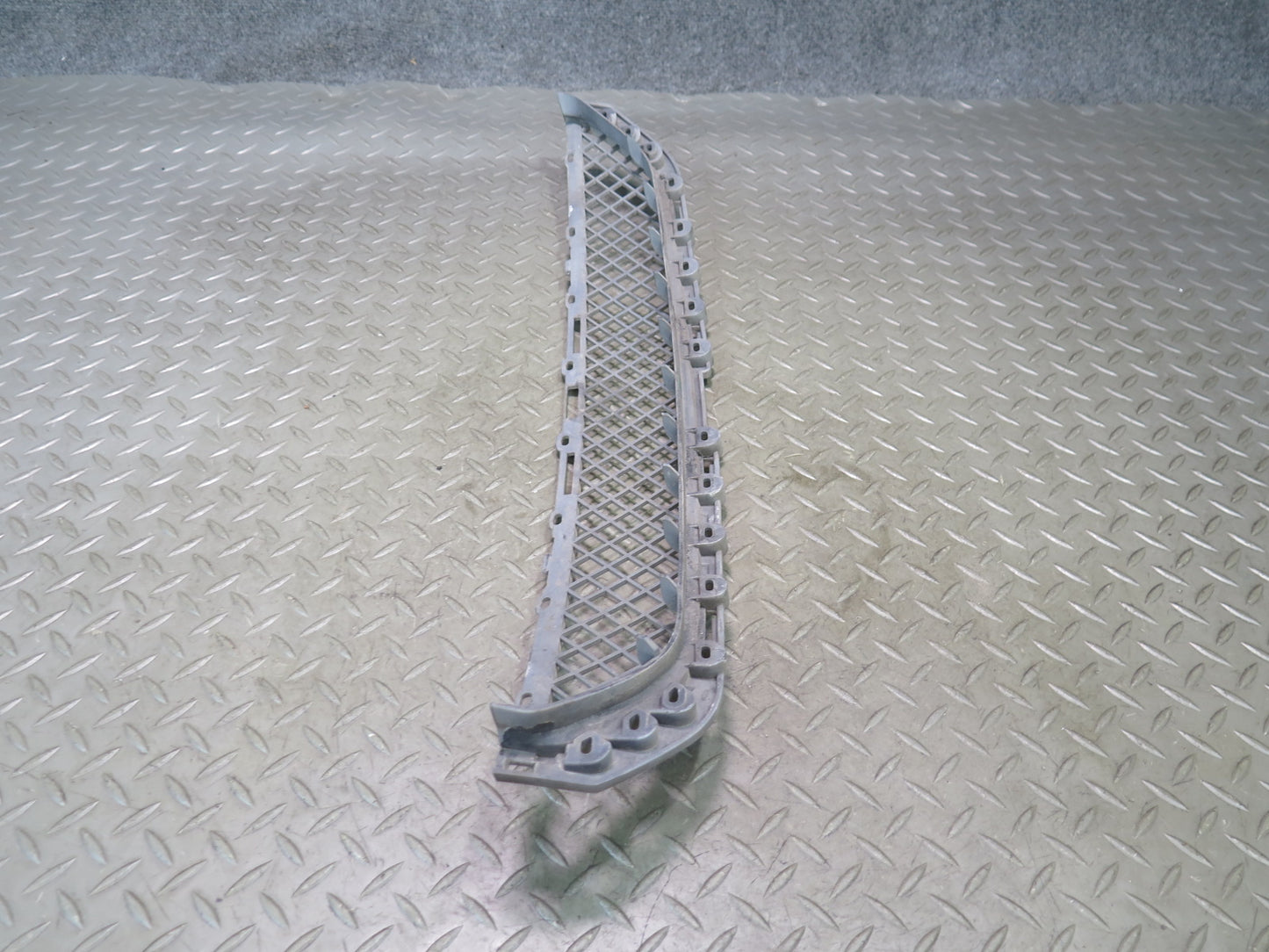 01-03 BMW E46 330Ci Coupe Convert Front Bumper Lower Center Grille 8204363 OEM