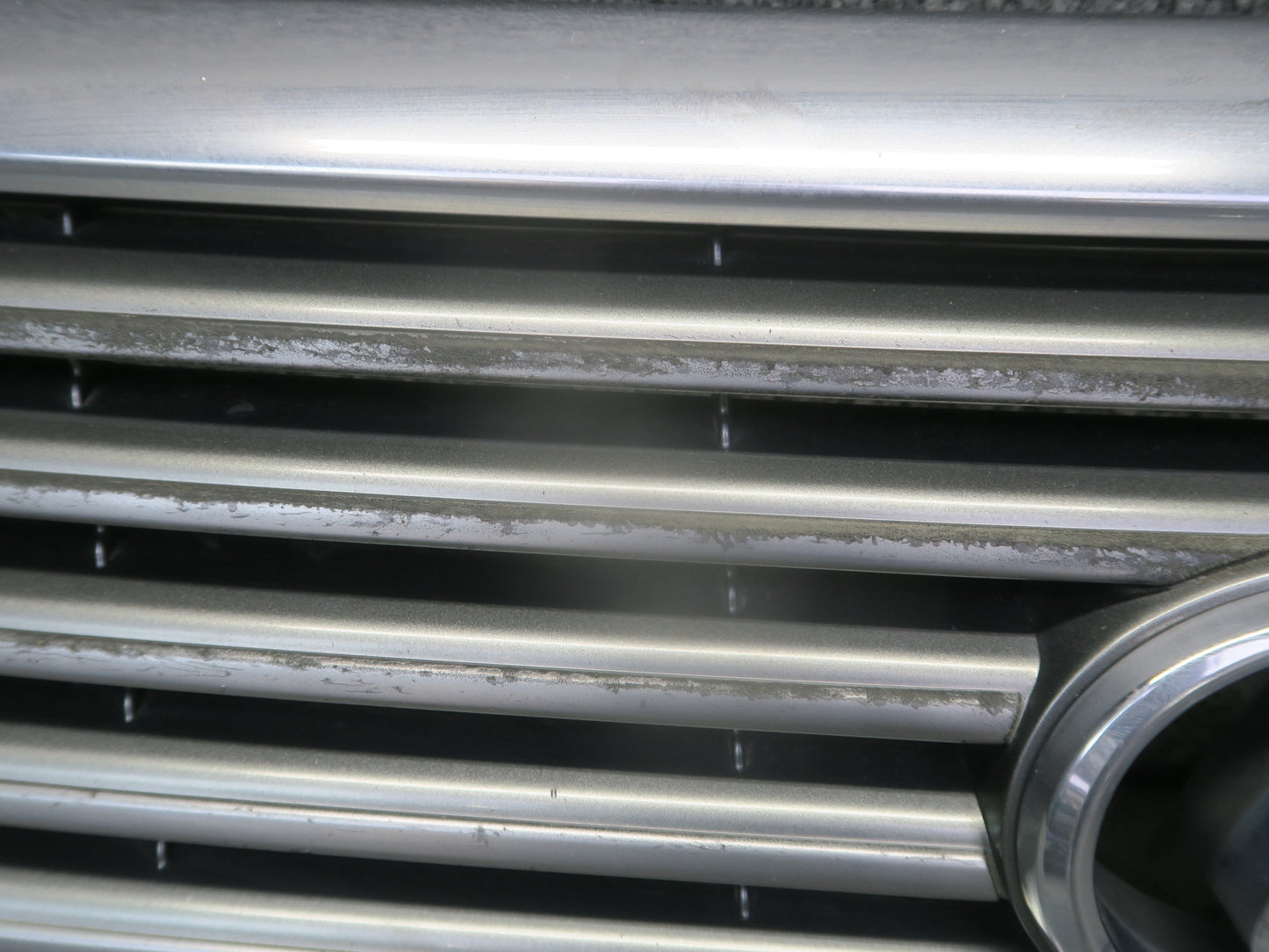 04-06 Lexus UCF30L LS430 Front Upper Hood Chrome Grille w Emblem OEM