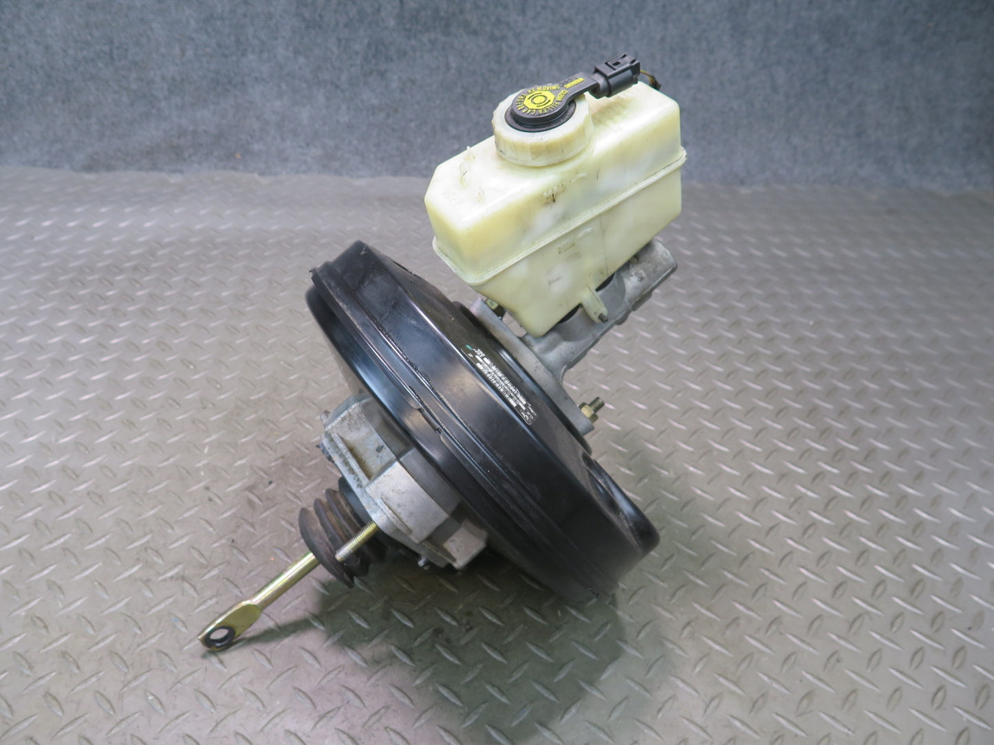 01-06 BMW E46 330ci Brake Master Cylinder Booster Fluid Reservoir OEM