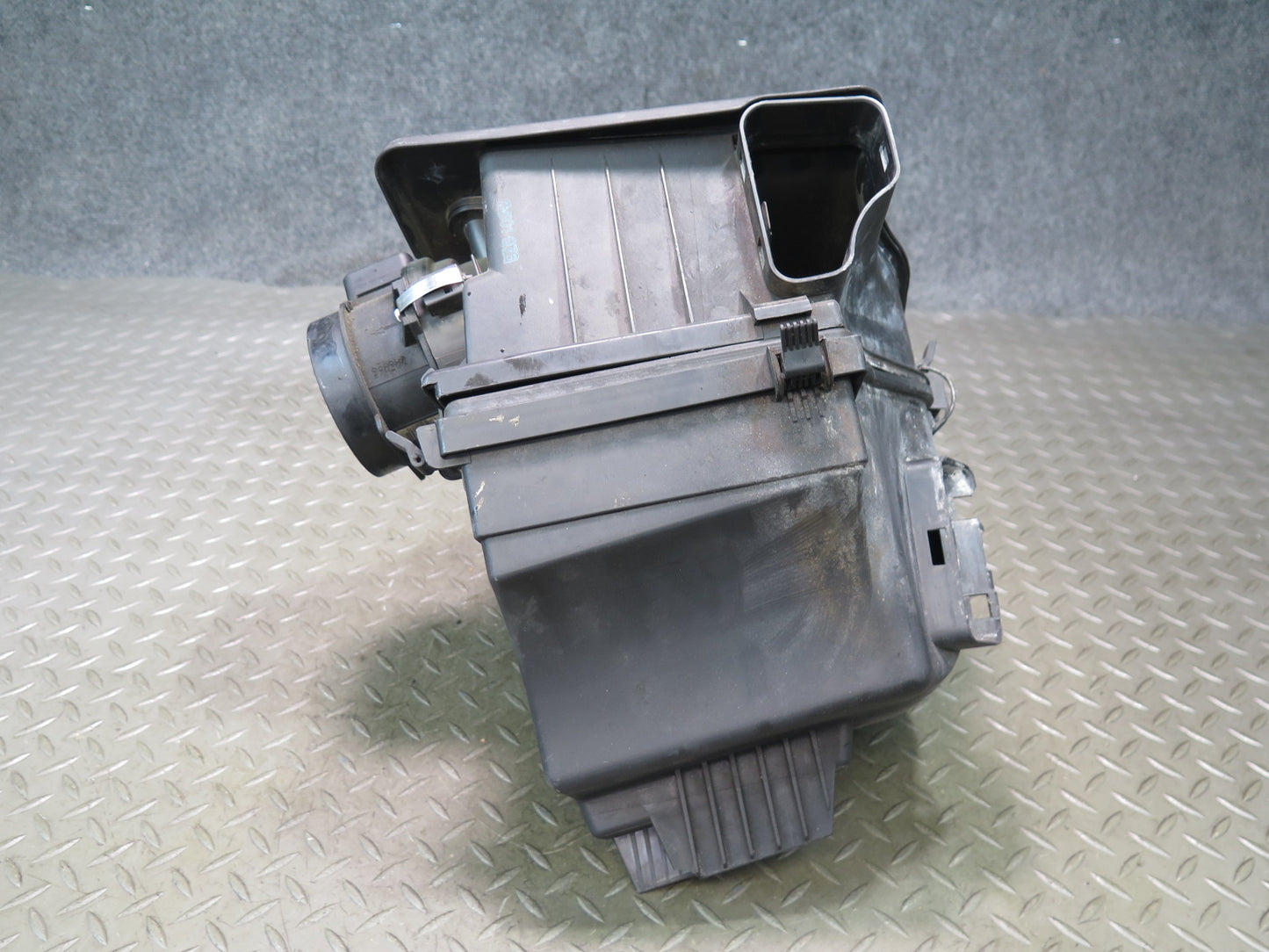 01-06 BMW E46 330i 330Ci M54 Air Intake Cleaner Filter Box w MAF Sensor OEM