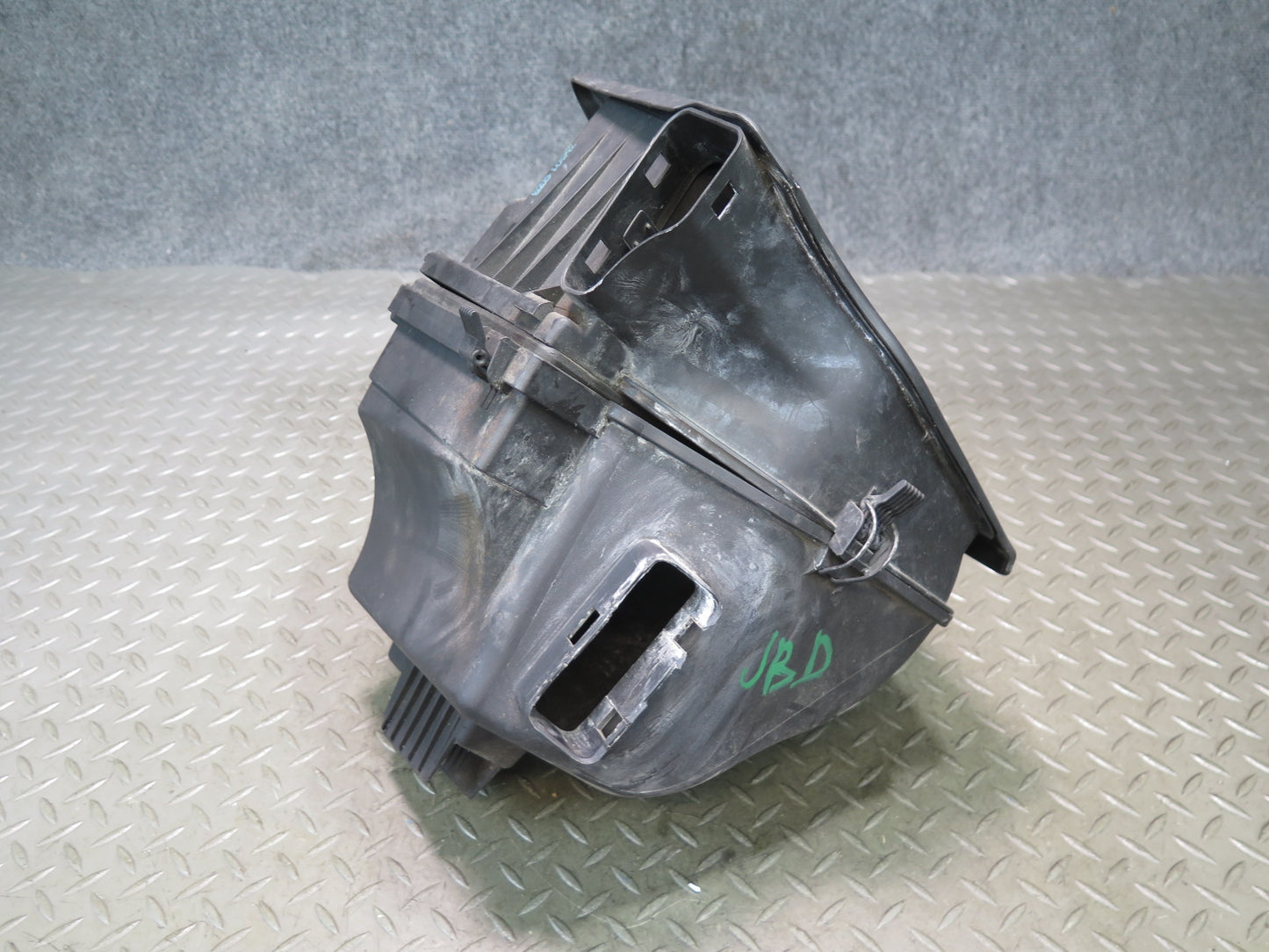 01-06 BMW E46 330i 330Ci M54 Air Intake Cleaner Filter Box w MAF Sensor OEM
