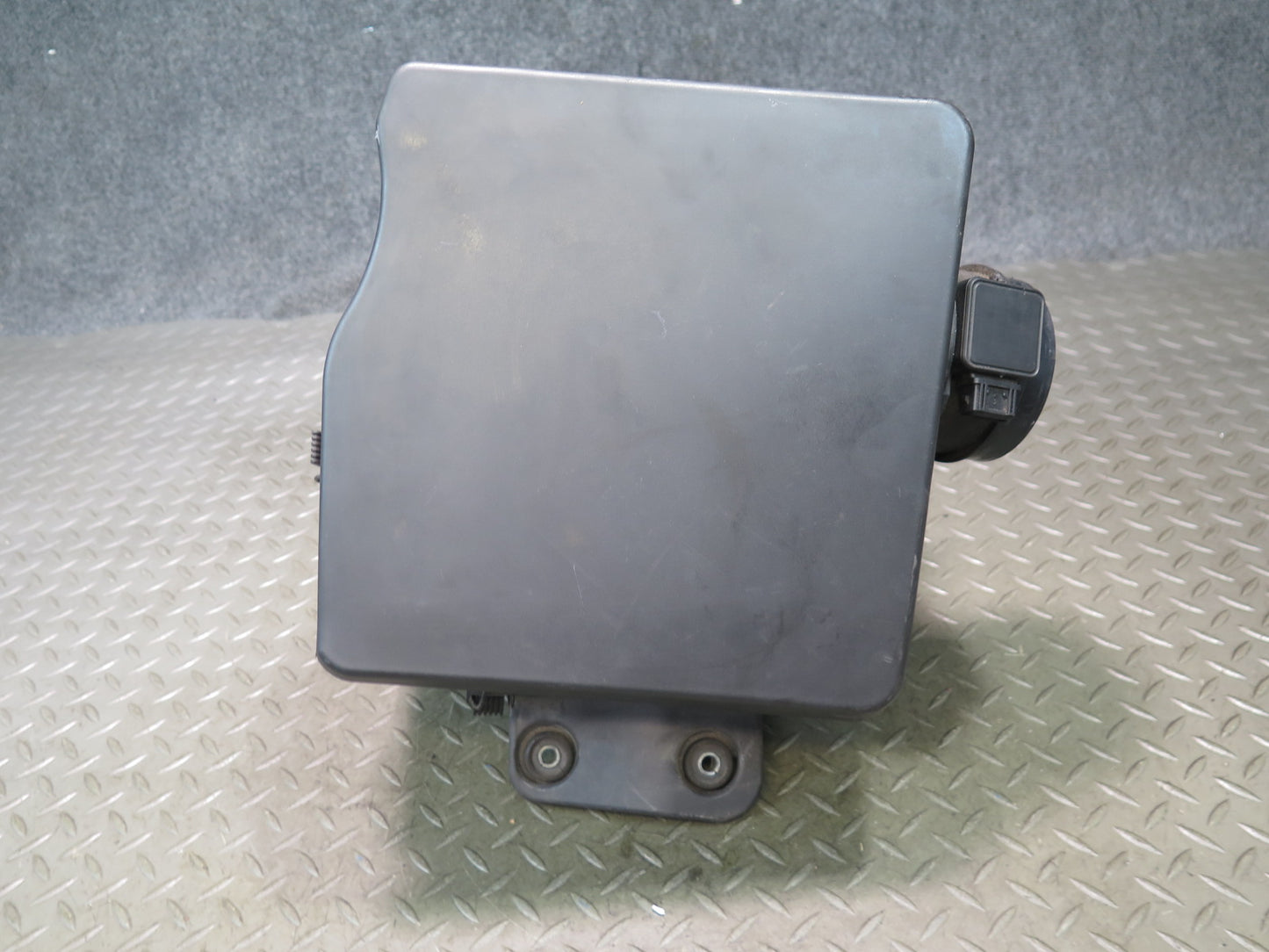 01-06 BMW E46 330i 330Ci M54 Air Intake Cleaner Filter Box w MAF Sensor OEM