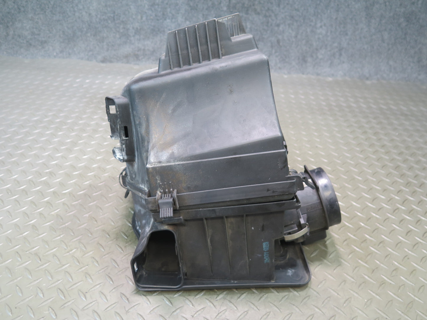 01-06 BMW E46 330i 330Ci M54 Air Intake Cleaner Filter Box w MAF Sensor OEM