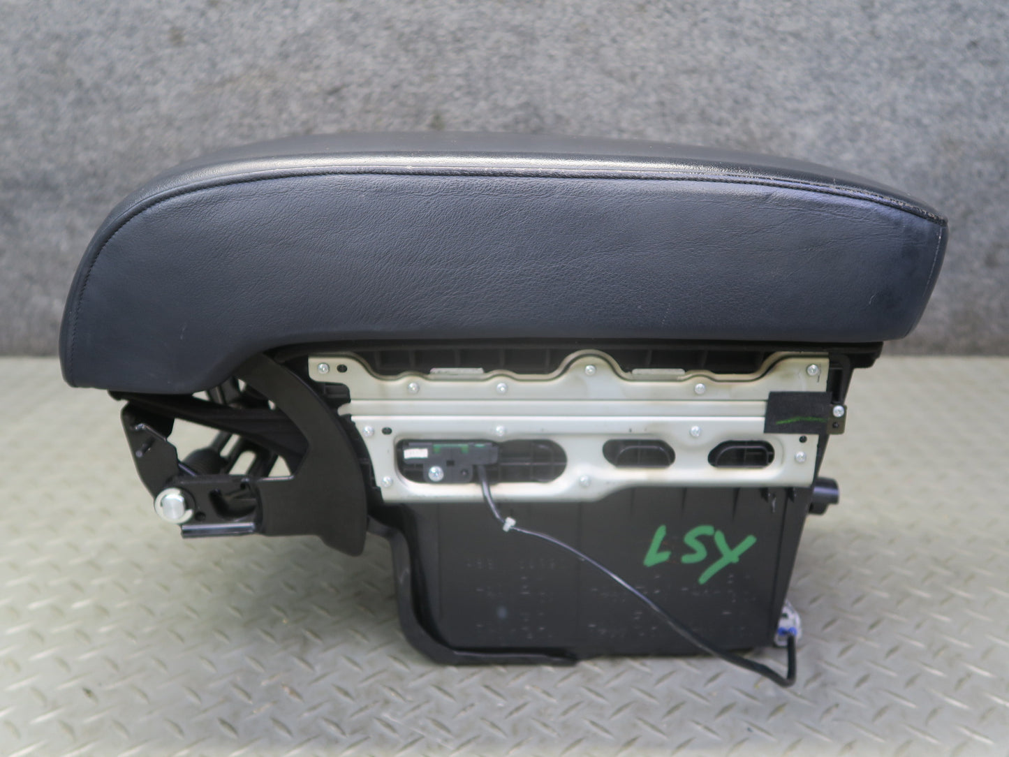 04-06 Lexus UCF30L LS430 Center Console Leather Armrest w Storage & Air Vent OEM